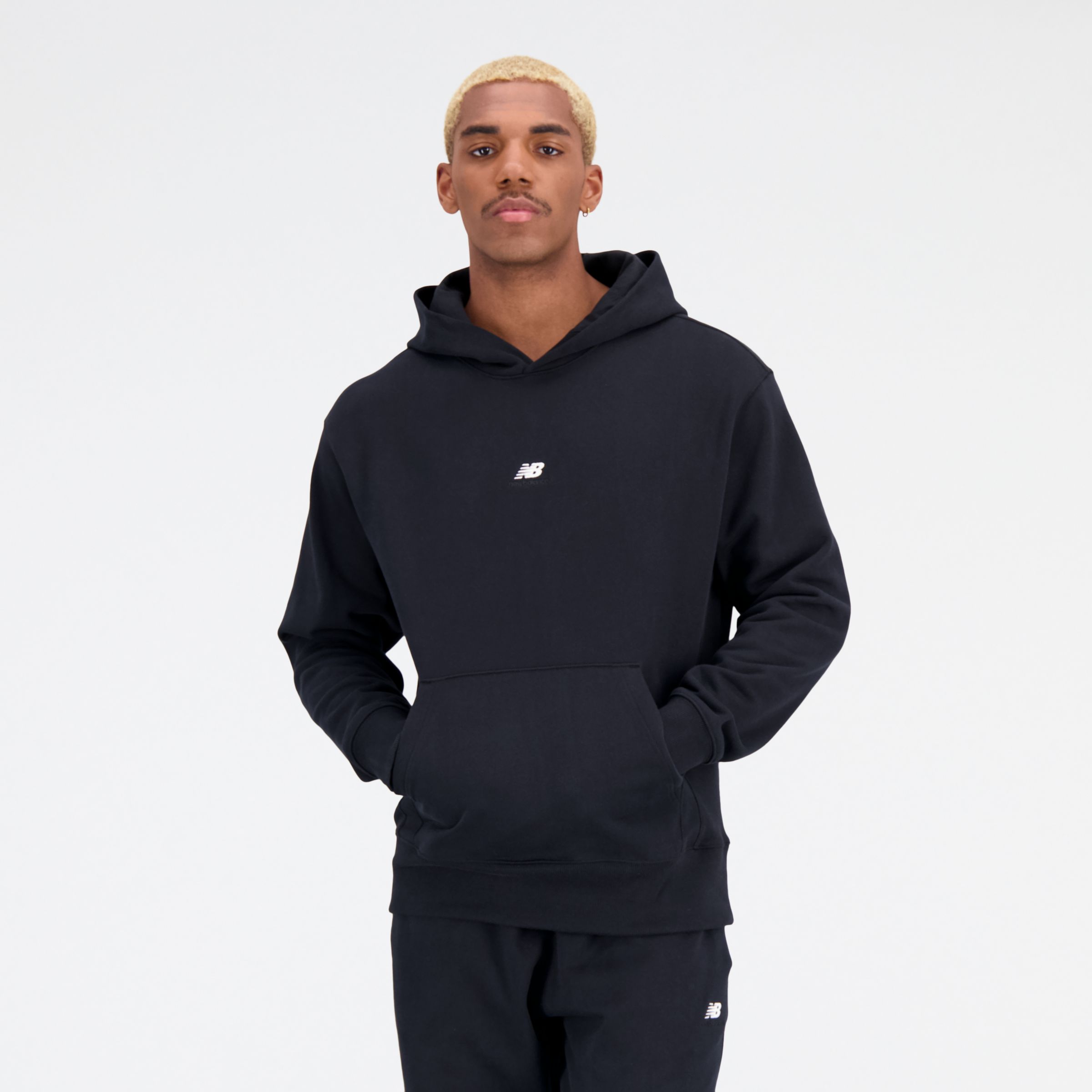 

New Balance Men's Athletics Remastered Graphic French Terry Hoodie Black - Black