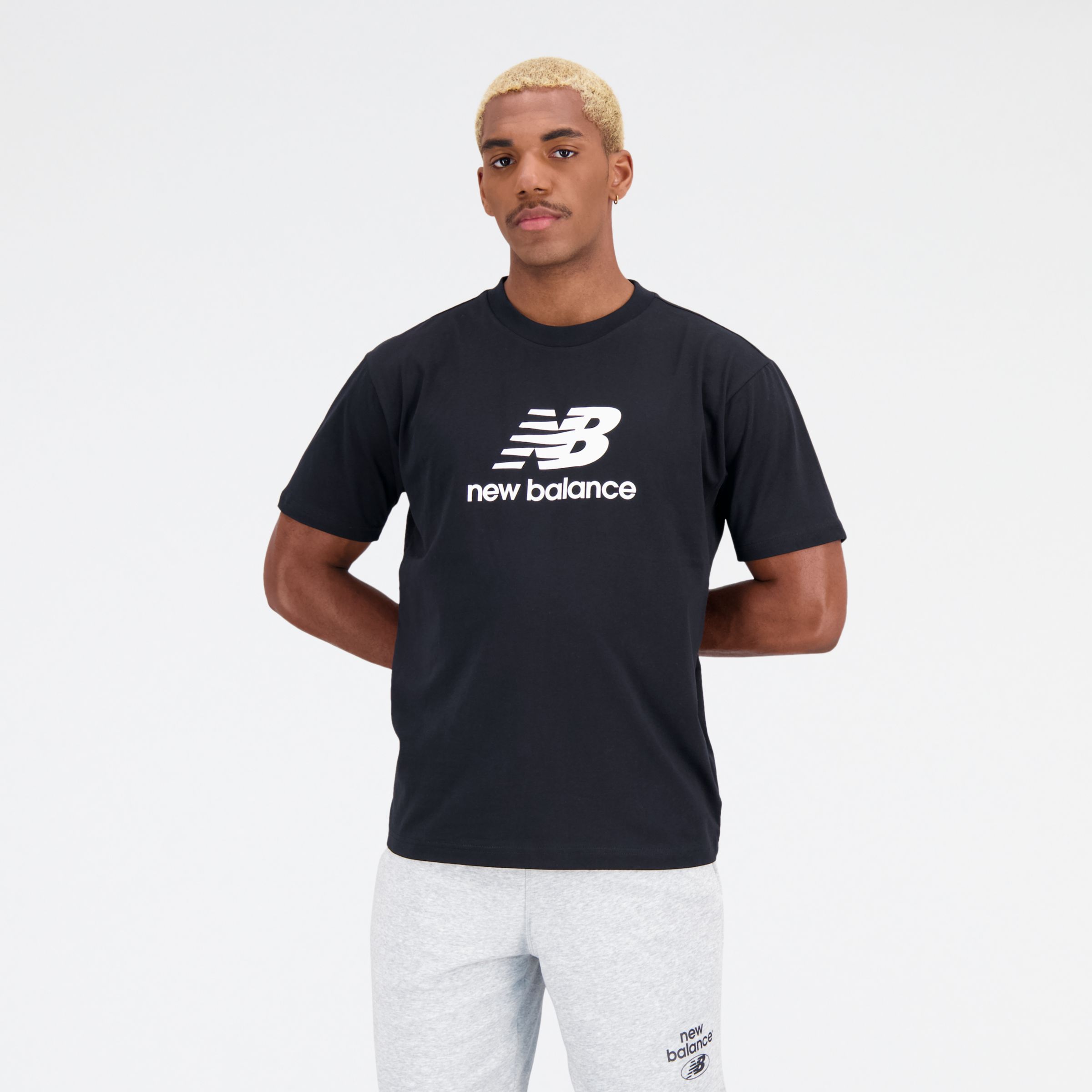 New Balance Homme T-Shirt Essentials Stacked Logo Cotton Jersey Short Sleeve T-shirt en Black/Noir, Taille XS