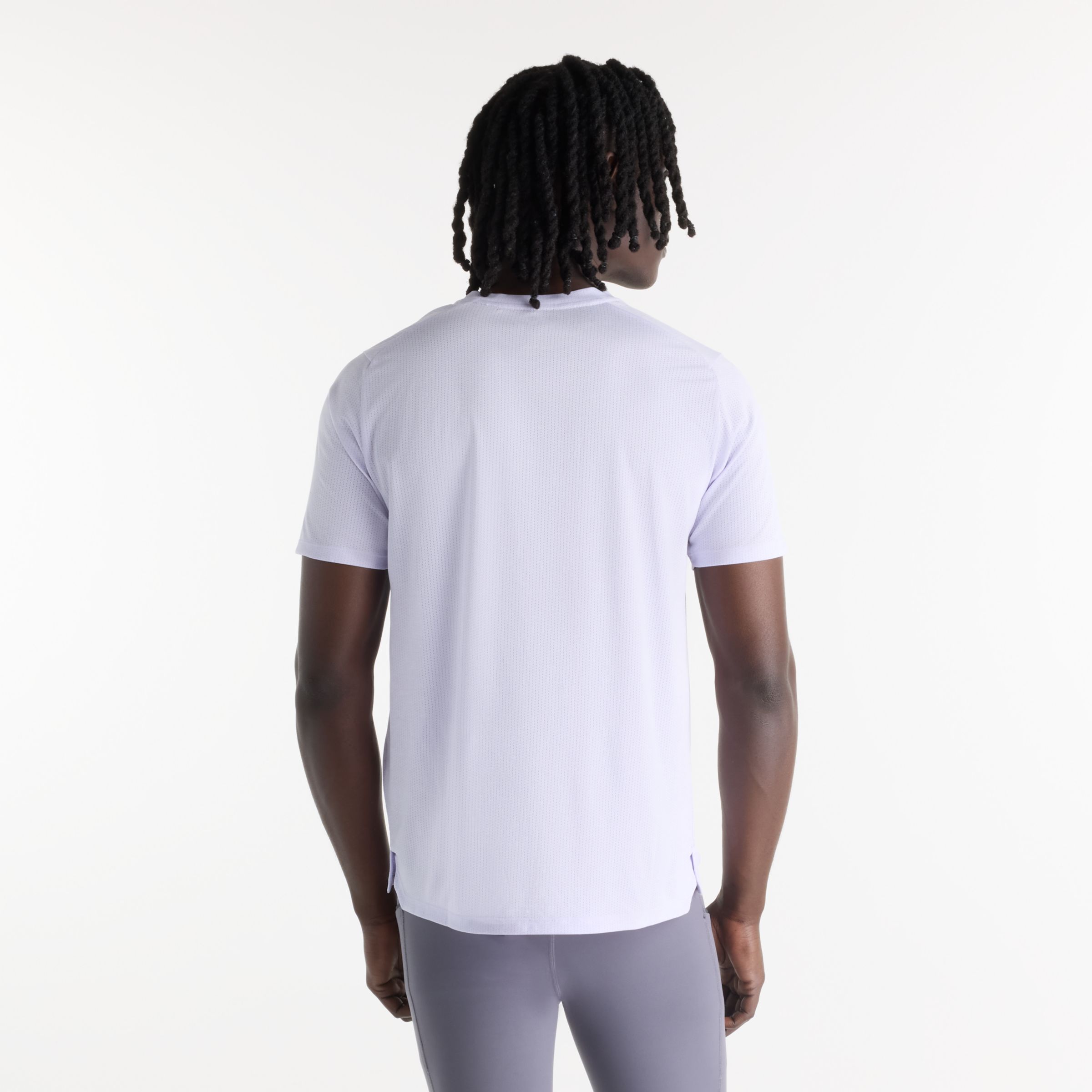 Hella is wearing size M and is 6'2"/188cm. Chest: 37"/94cm, Waist: 30"/76cm