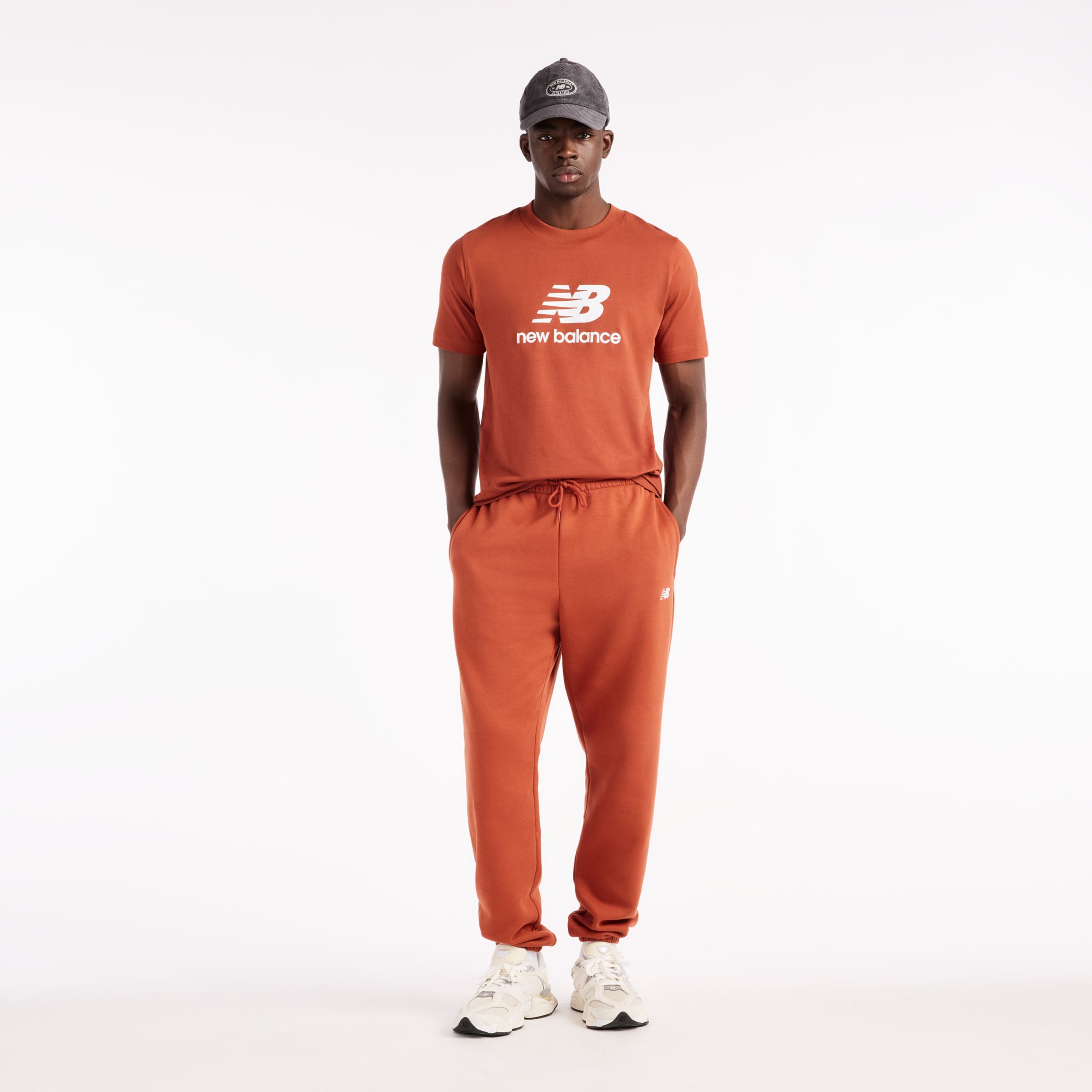 Nelson is wearing size M and is 5'4.5/164cm. Chest: 34.75"/88cm, Waist: 29"/74cm, Hips: 35.5"/90cm