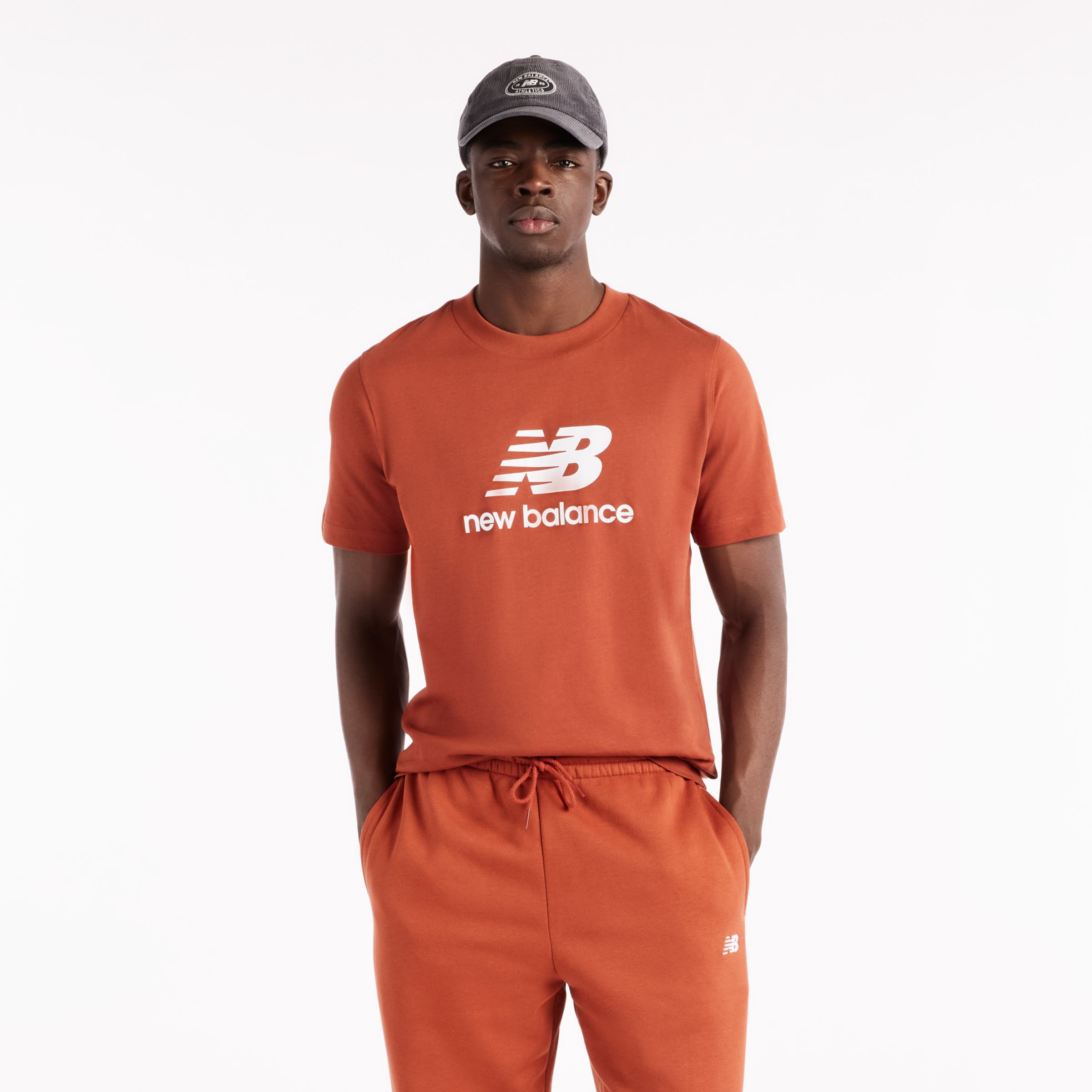 Nelson is wearing size M and is 5'4.5/164cm. Chest: 34.75"/88cm, Waist: 29"/74cm, Hips: 35.5"/90cm