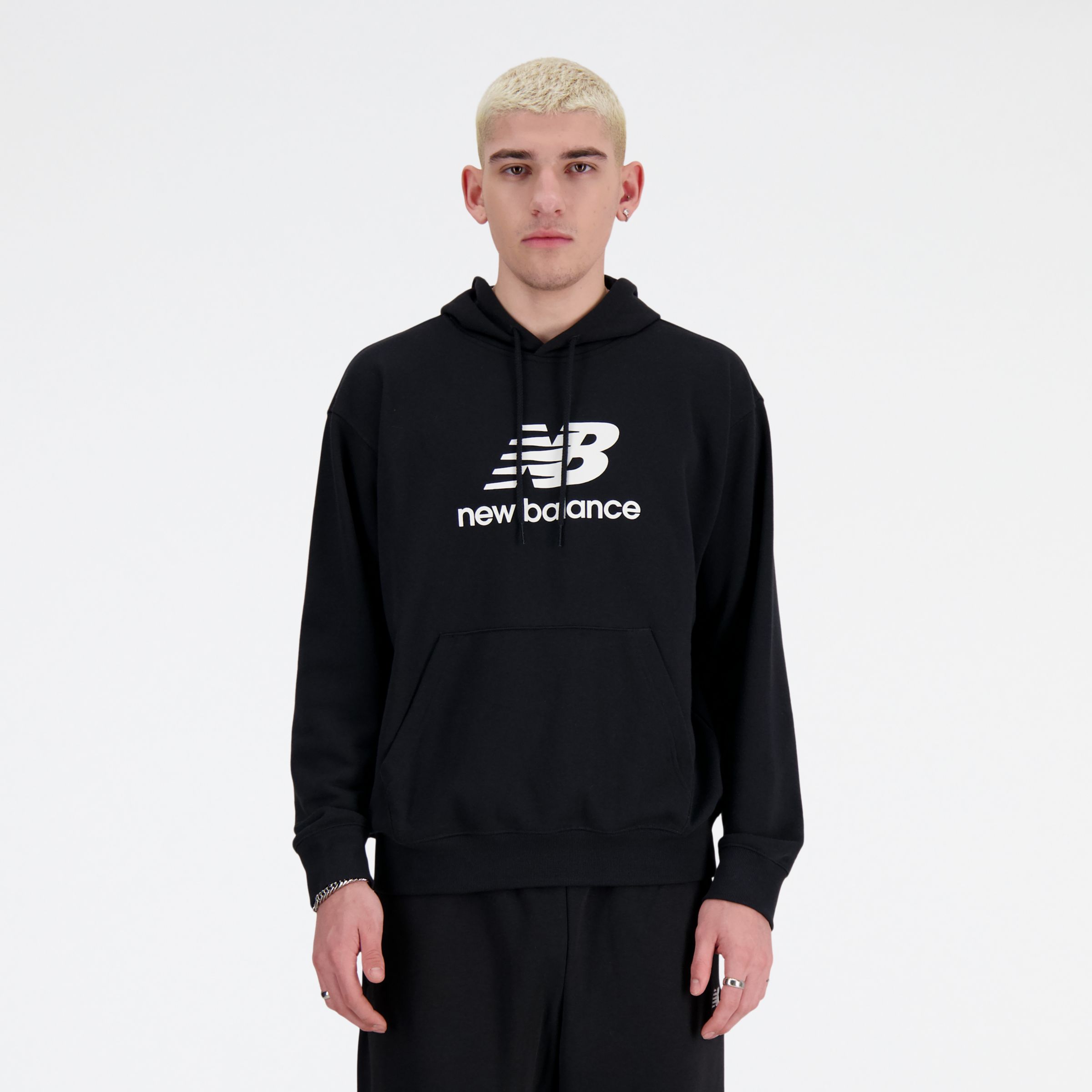 NEW BALANCE MEN'S SPORT ESSENTIALS FLEECE LOGO HOODIE 