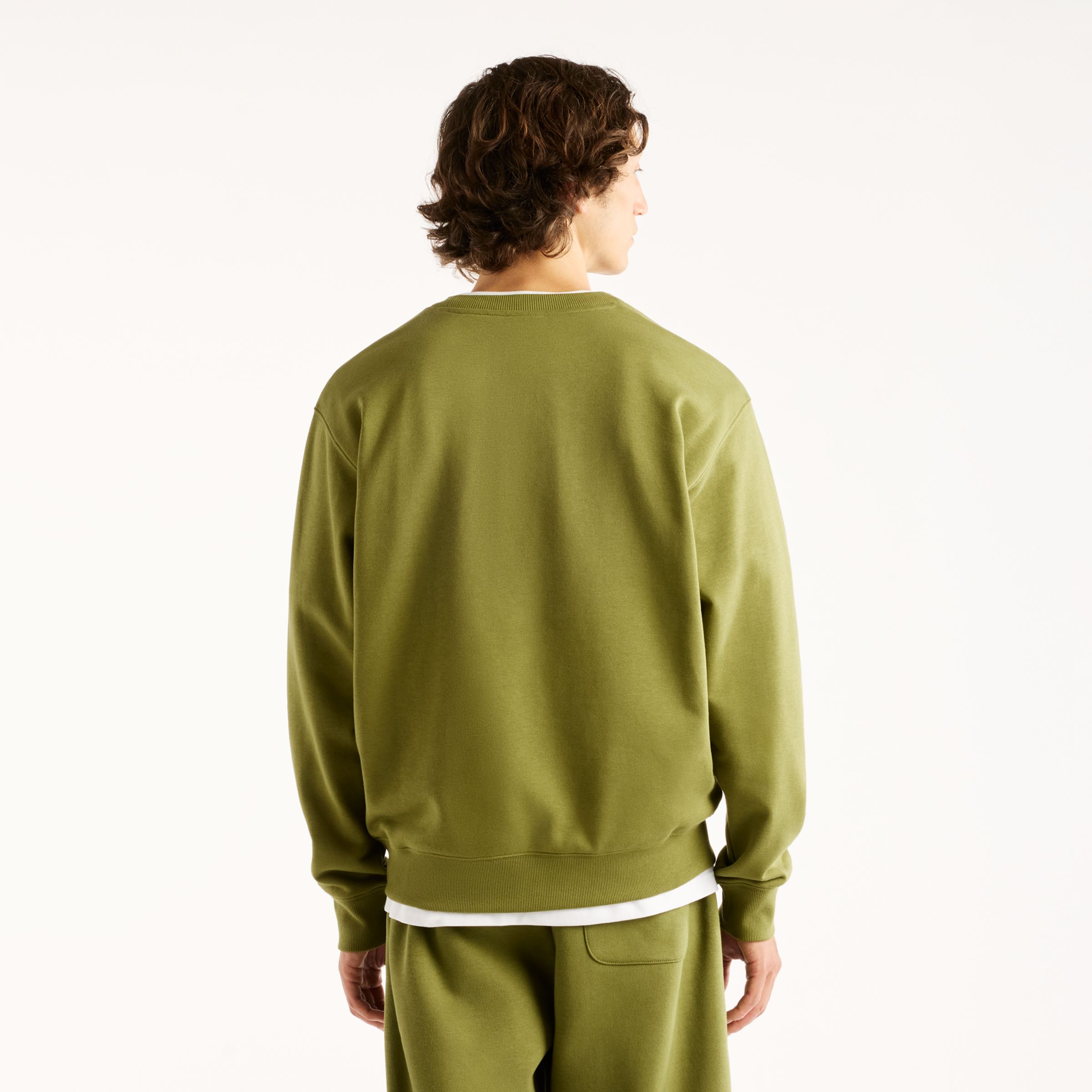 Felix is wearing size M and is 6'/183cm. Chest: 36.5"/93cm, Waist: 30.5"/78cm, Hips: 36.5"/93cm