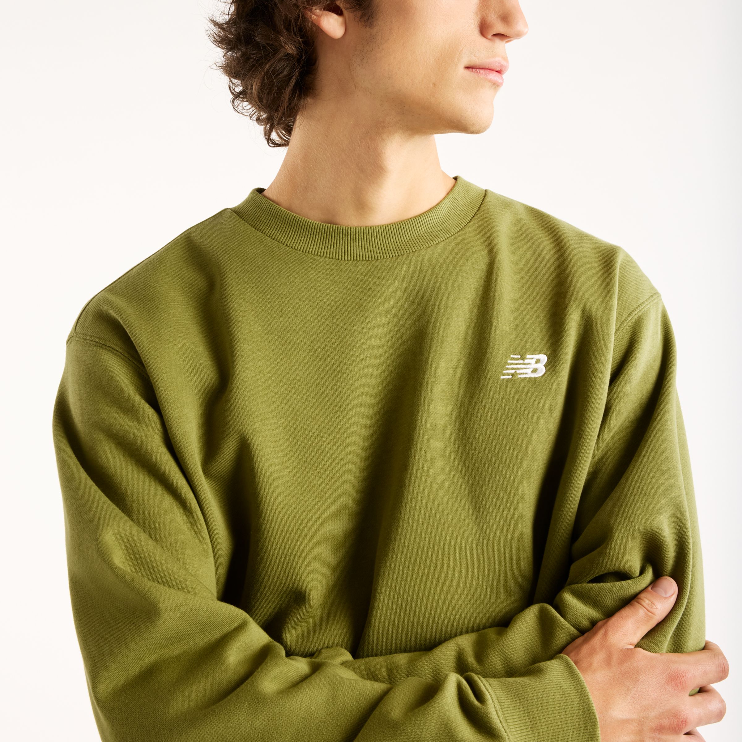 Felix is wearing size M and is 6'/183cm. Chest: 36.5"/93cm, Waist: 30.5"/78cm, Hips: 36.5"/93cm