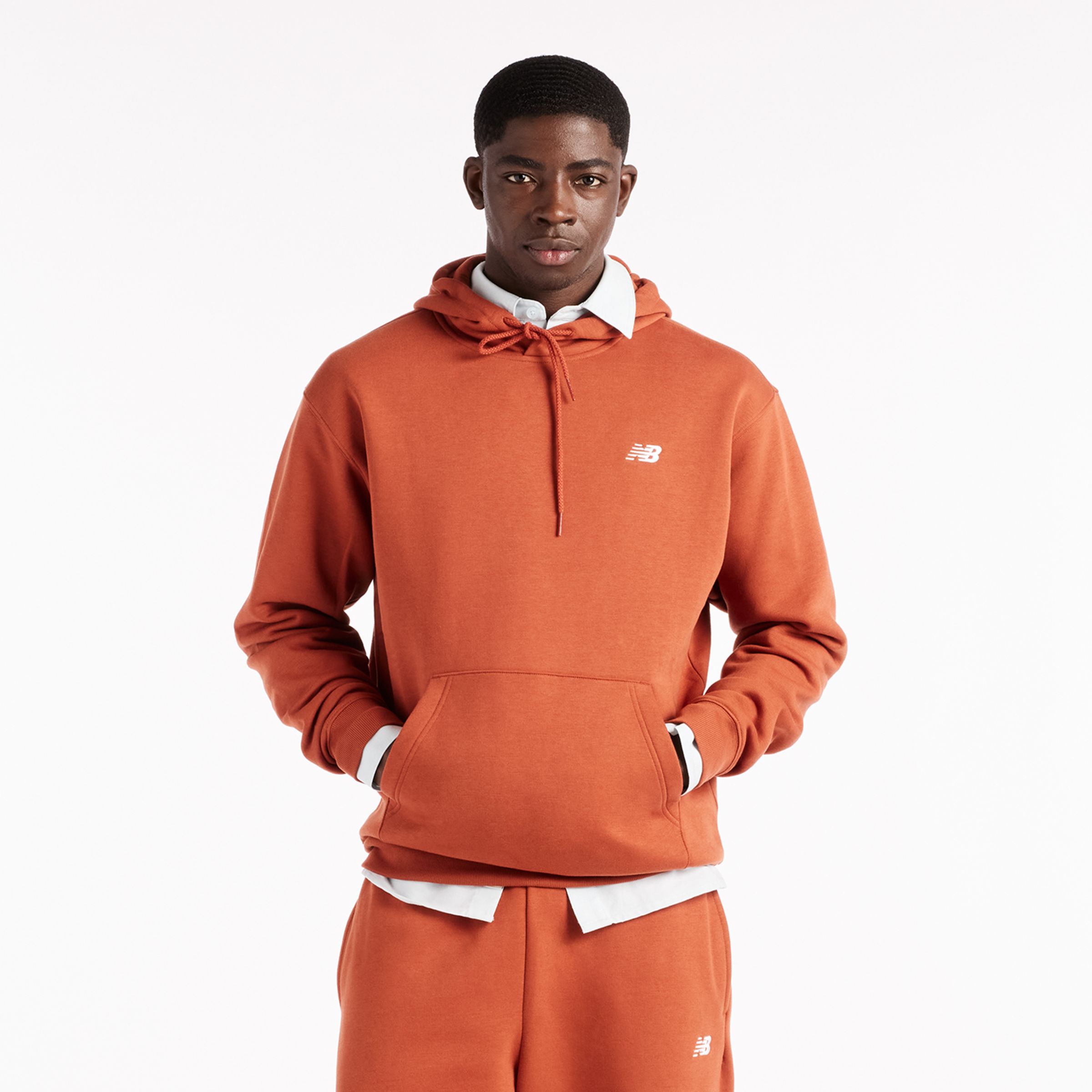Nelson is wearing size M and is 5'4.5/164cm. Chest: 34.75"/88cm, Waist: 29"/74cm, Hips: 35.5"/90cm