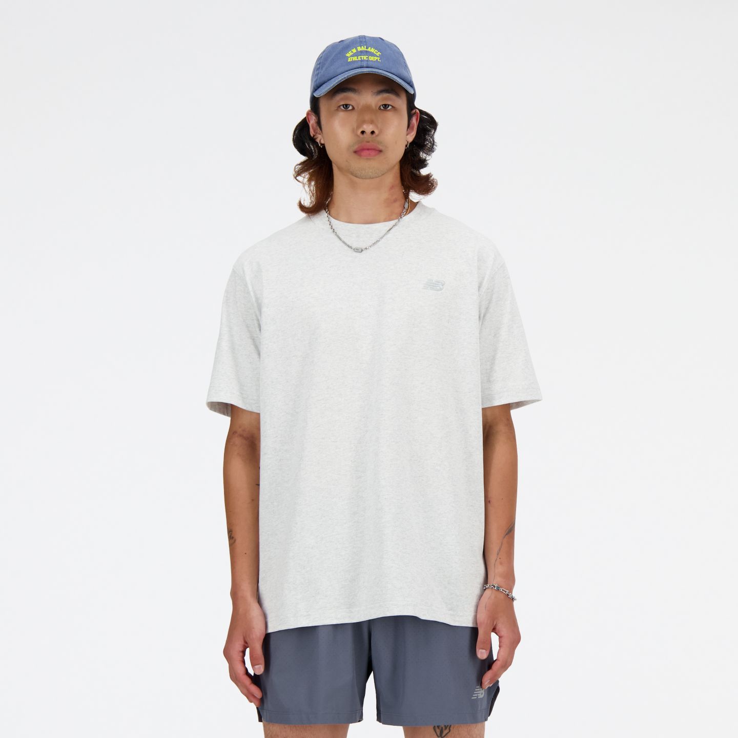 Мужская футболка New Balance Athletics Cotton, цвет: Разноцветный / Серый — фото 1