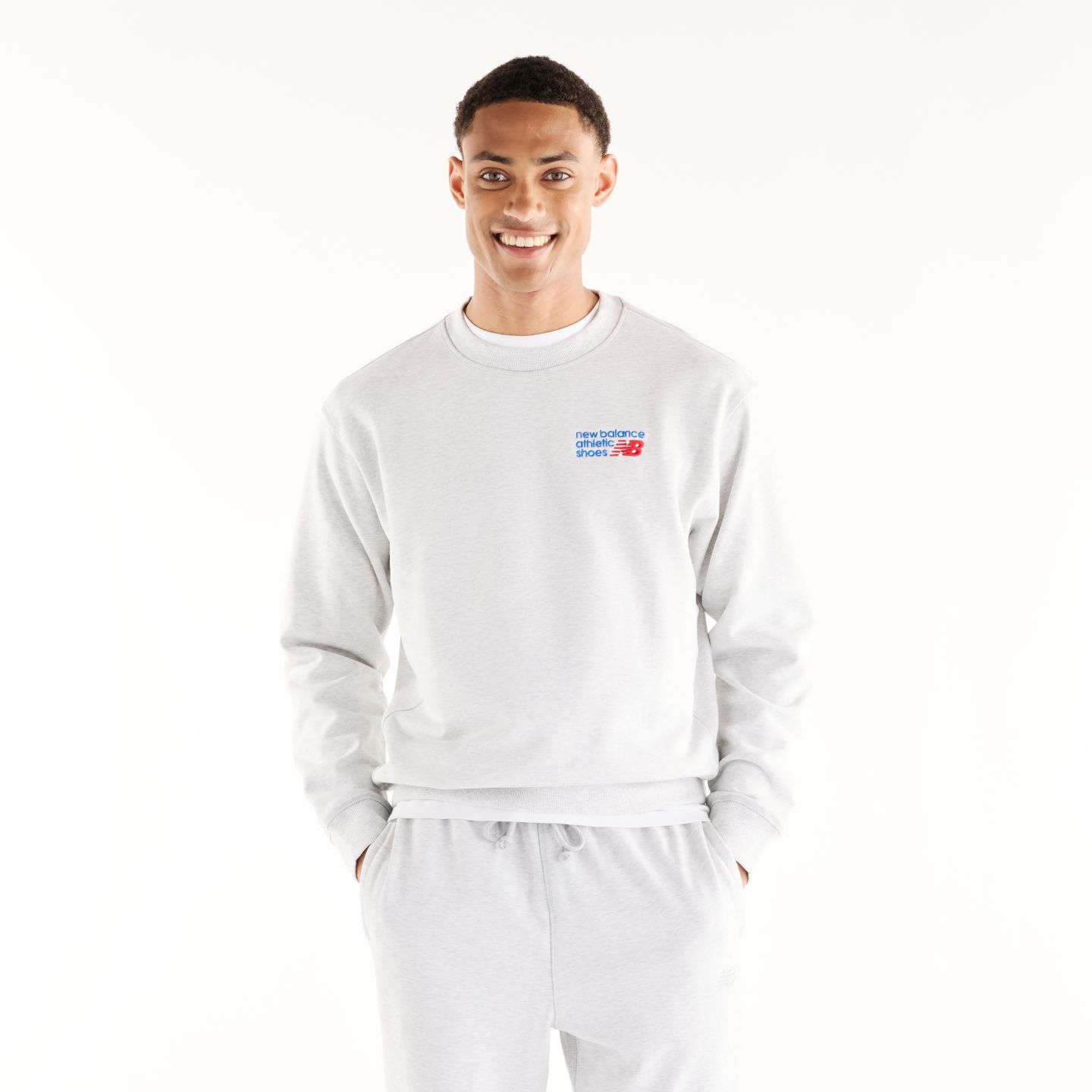 Мужские худи New Balance Athletics Premium Logo Crew, цвет: Пепельный разноцветный — фото 1