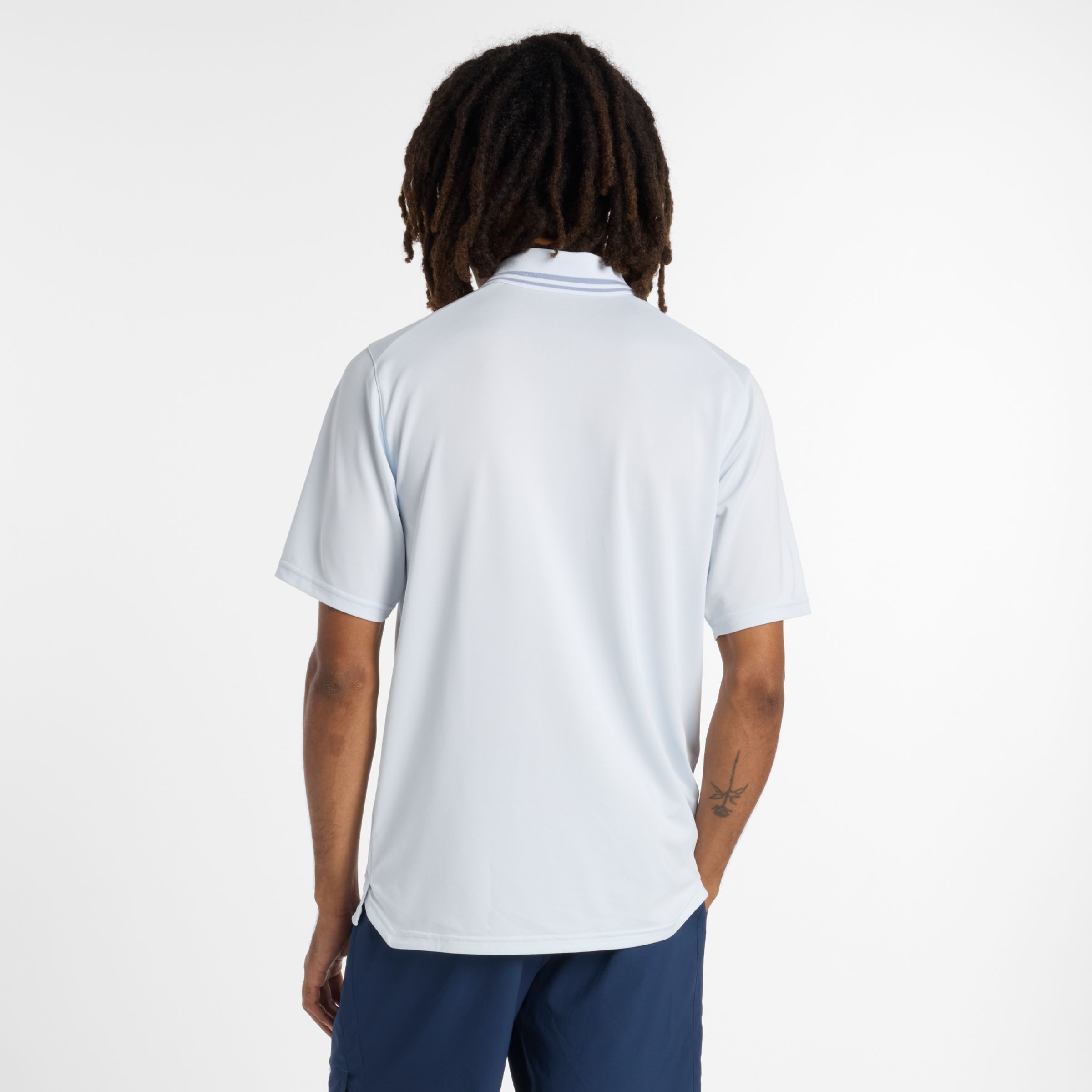 Marcus is wearing size M and is 5'11"/180cm. Chest: 29"/71.1cm, Waist: 36"/91.4cm, Hips: 33.5"/85.1cm