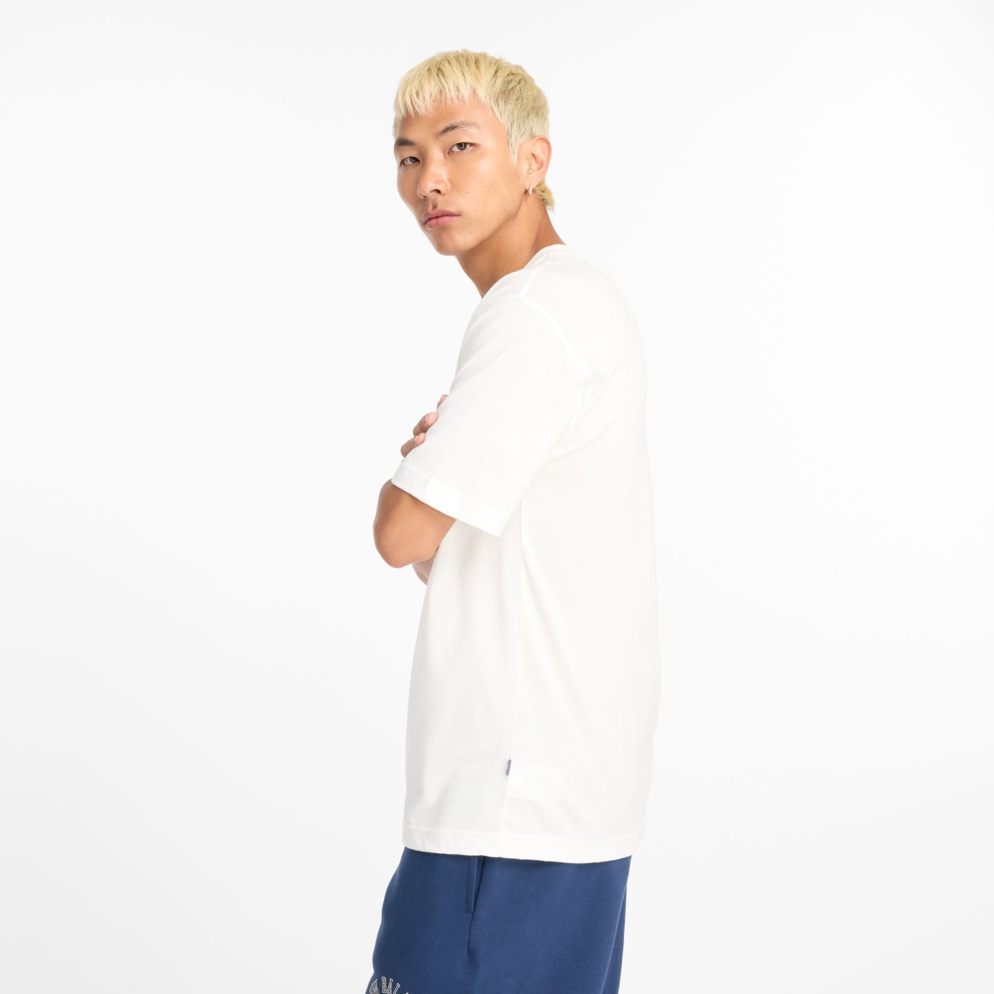 Мужская футболка New Balance Graphic, цвет: Морская соль — фото 5