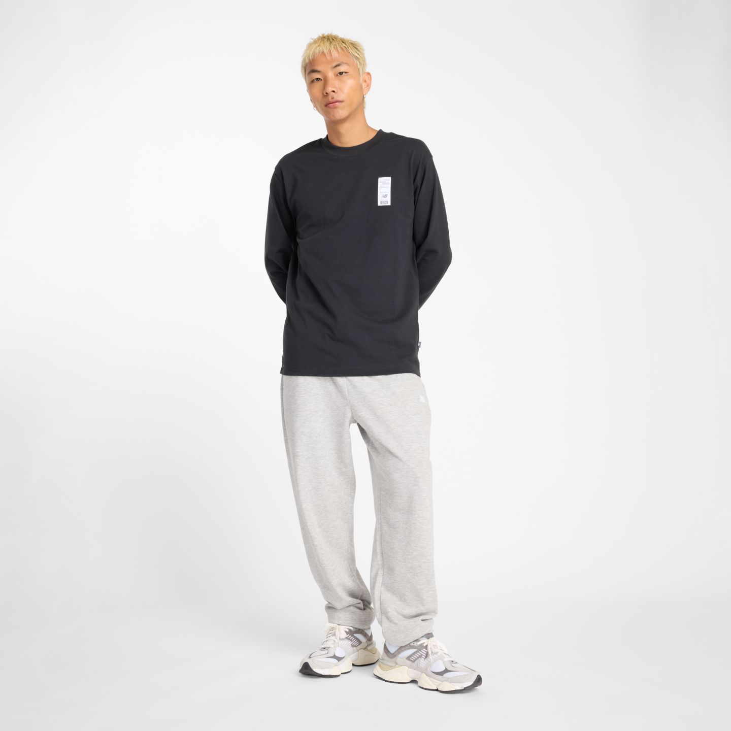 Мужской топ New Balance Athletics 574 Sketch Long Sleeve, цвет: Чёрный — фото 6
