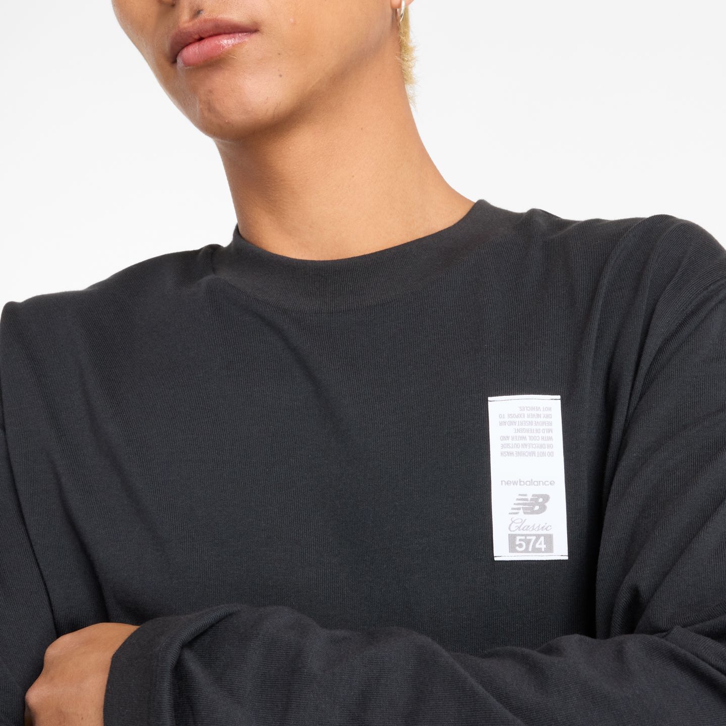 Мужской топ New Balance Athletics 574 Sketch Long Sleeve, цвет: Чёрный — фото 3