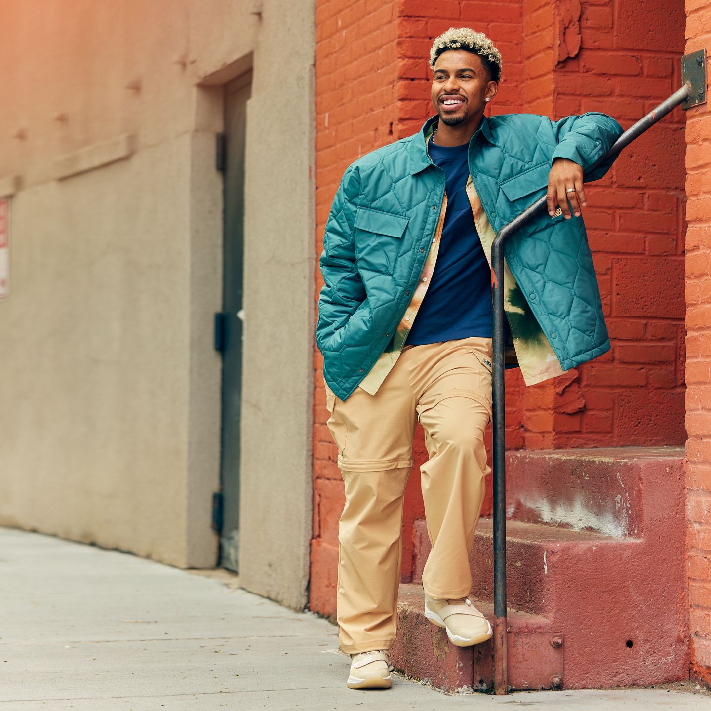 Мужская футболка New Balance Lindor Relaxed Legacy, цвет: Тёмно-синий — фото 3