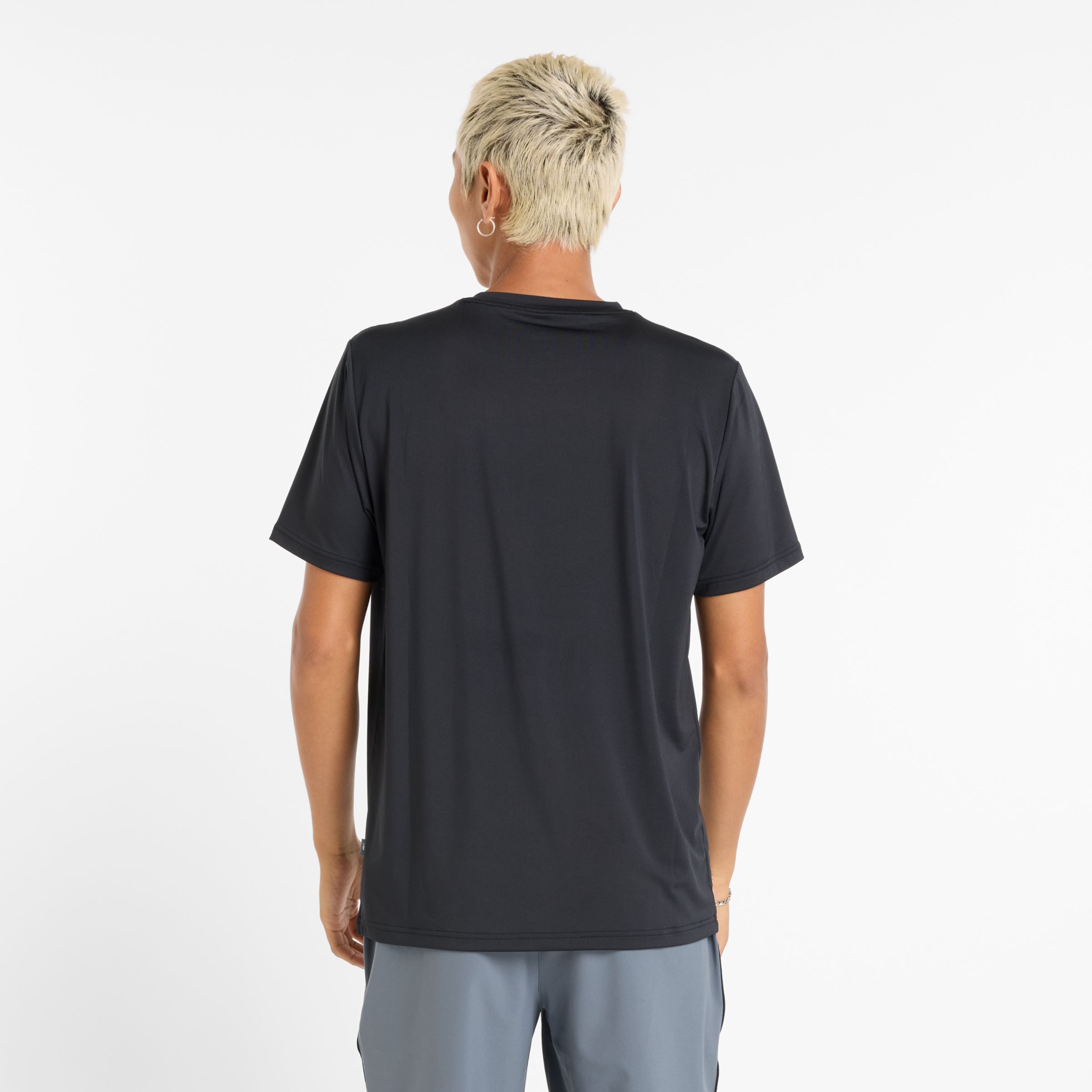 Norbu is wearing size M and is 5'11"/180cm. Chest: 36"/91.4cm, Waist: 32"/81.3cm, Hips: 37.25"/94.6cm