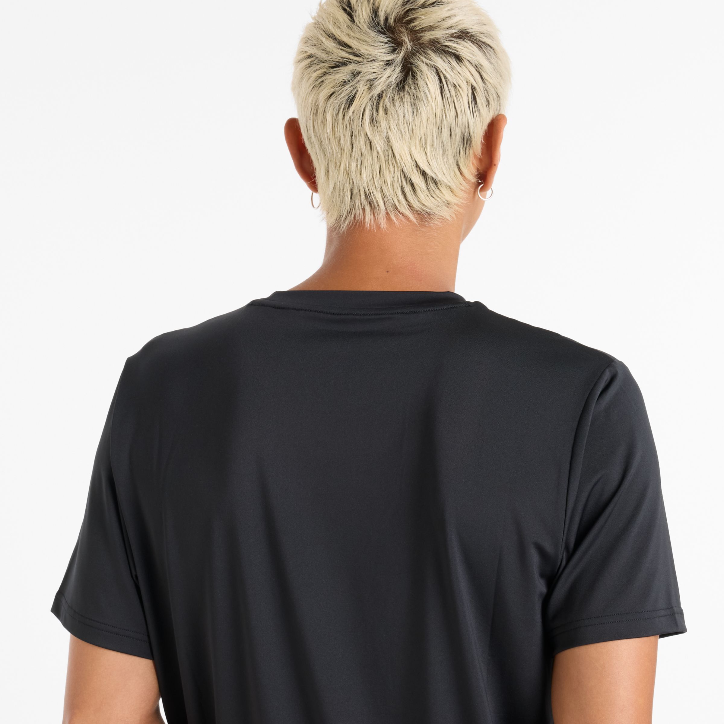 Norbu is wearing size M and is 5'11"/180cm. Chest: 36"/91.4cm, Waist: 32"/81.3cm, Hips: 37.25"/94.6cm