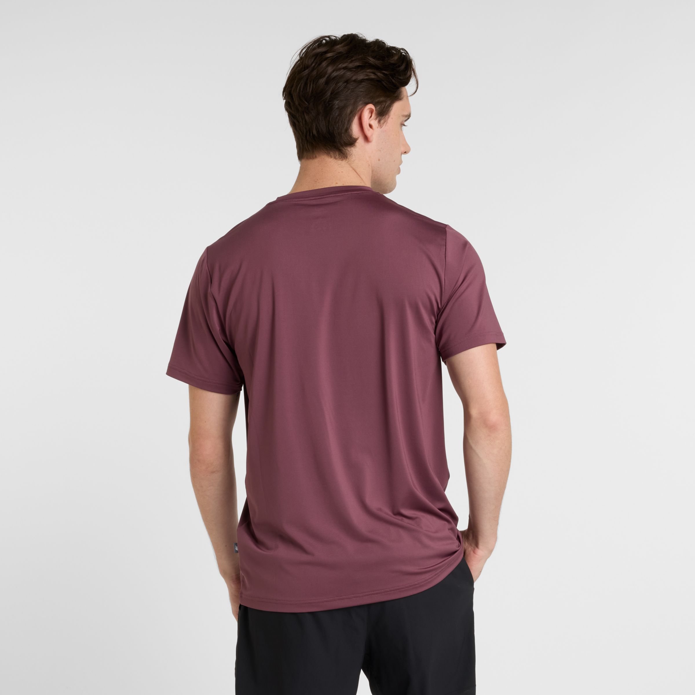 Edward is wearing size M and is 6'1"/185cm. Chest: 35"/88.9cm, Waist: 29.5"/74.9cm, Hips: 37.25"/94.6cm
