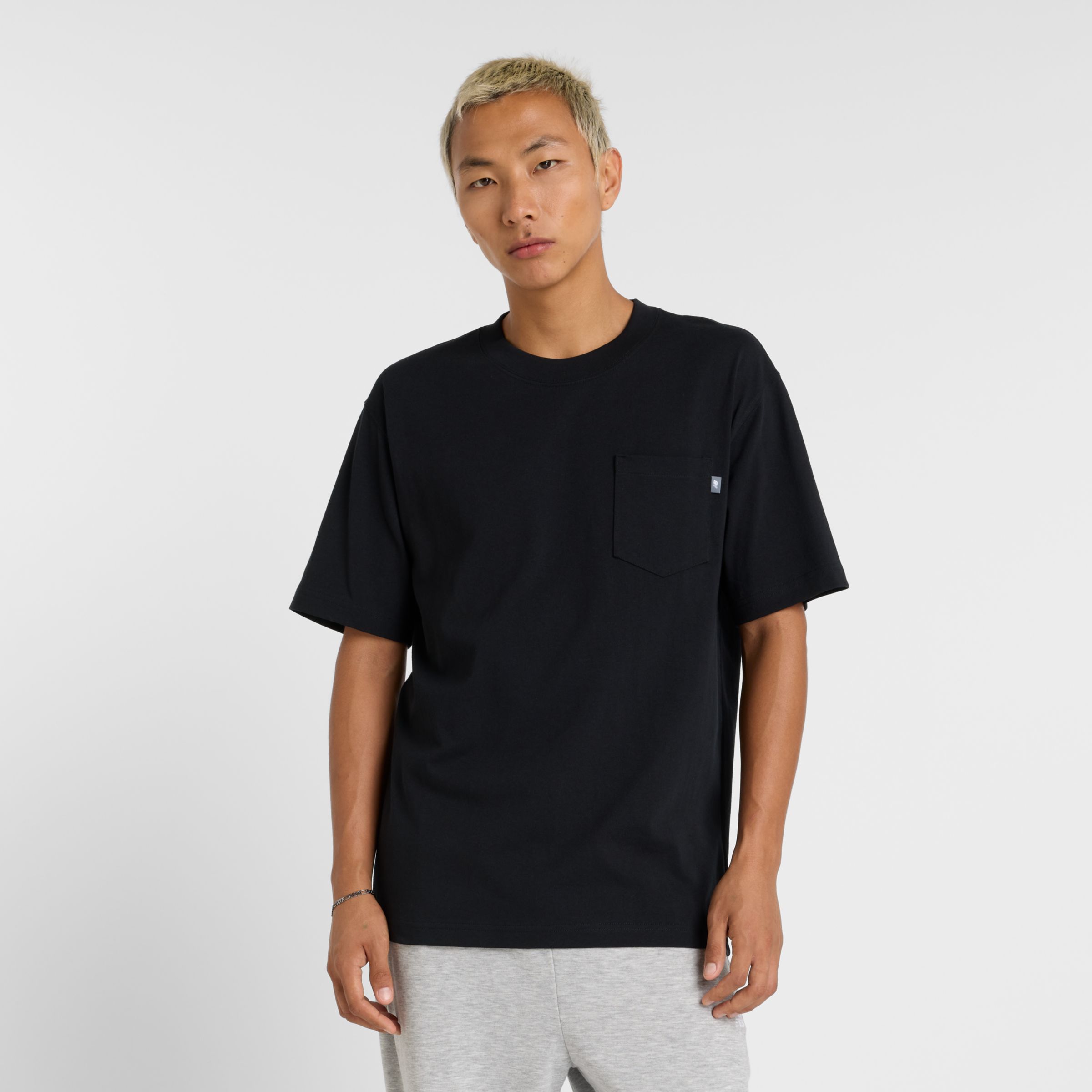 New Balance Men's Athletics Cotton Pocket T-Shirt in Black, size Medium