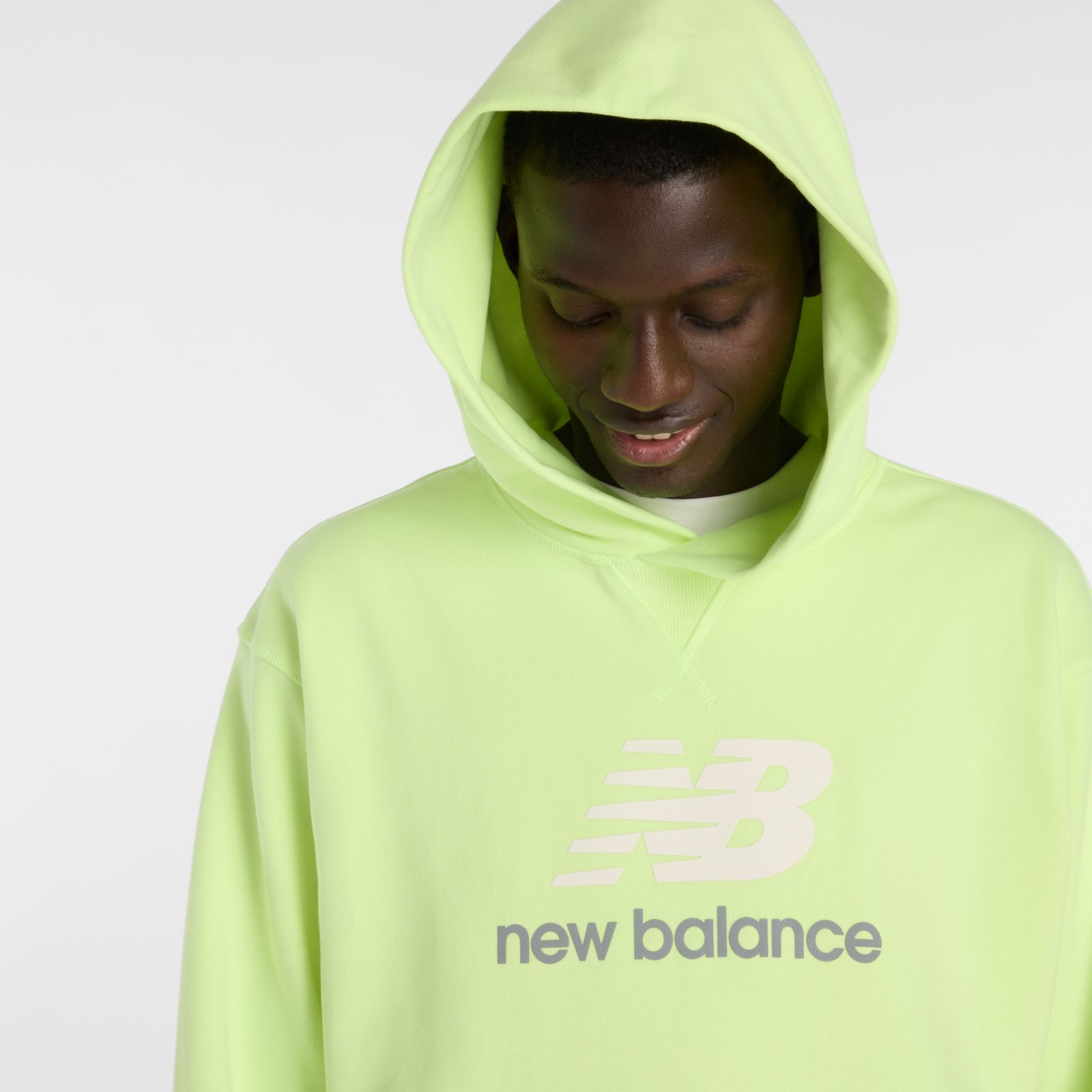 Мужские худи New Balance Athletics French Terry Logo Hoodie — фото 3