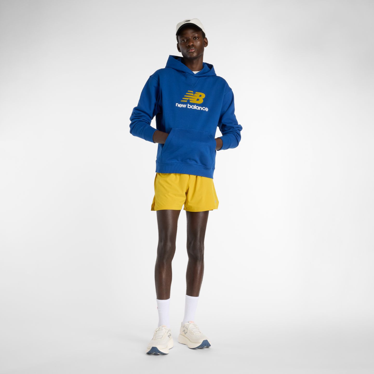 Мужское худи New Balance Athletics French Terry Logo, цвет: Синий — фото 2