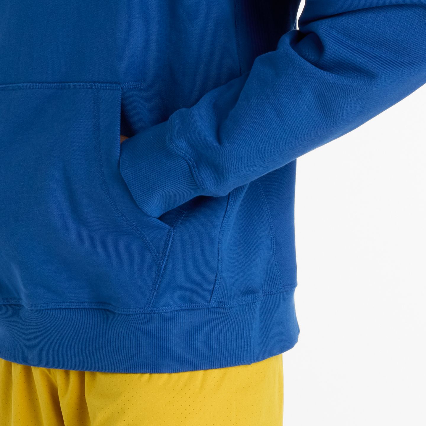 Мужское худи New Balance Athletics French Terry Logo, цвет: Синий — фото 6