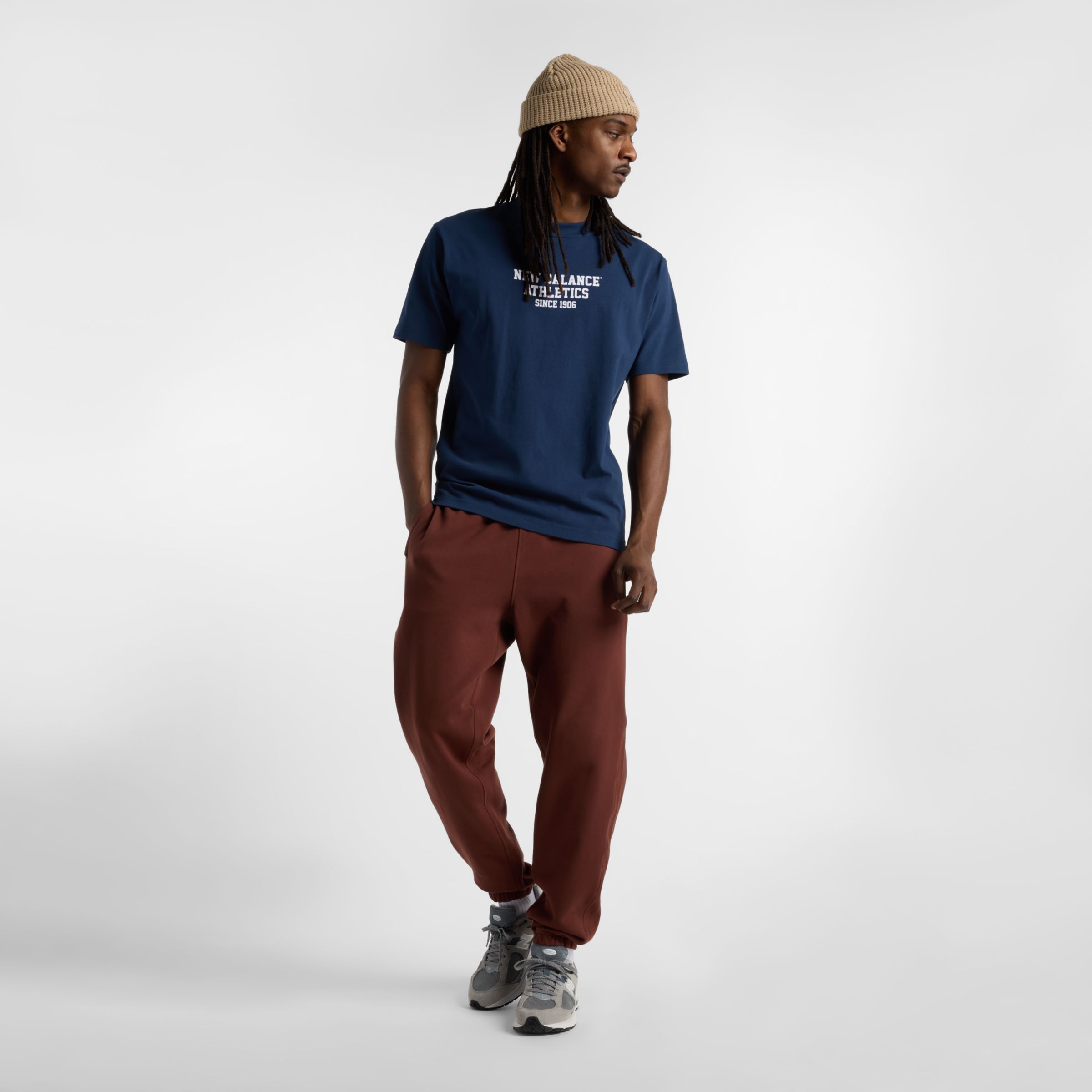 Varsity グラフィックショートスリーブTシャツ