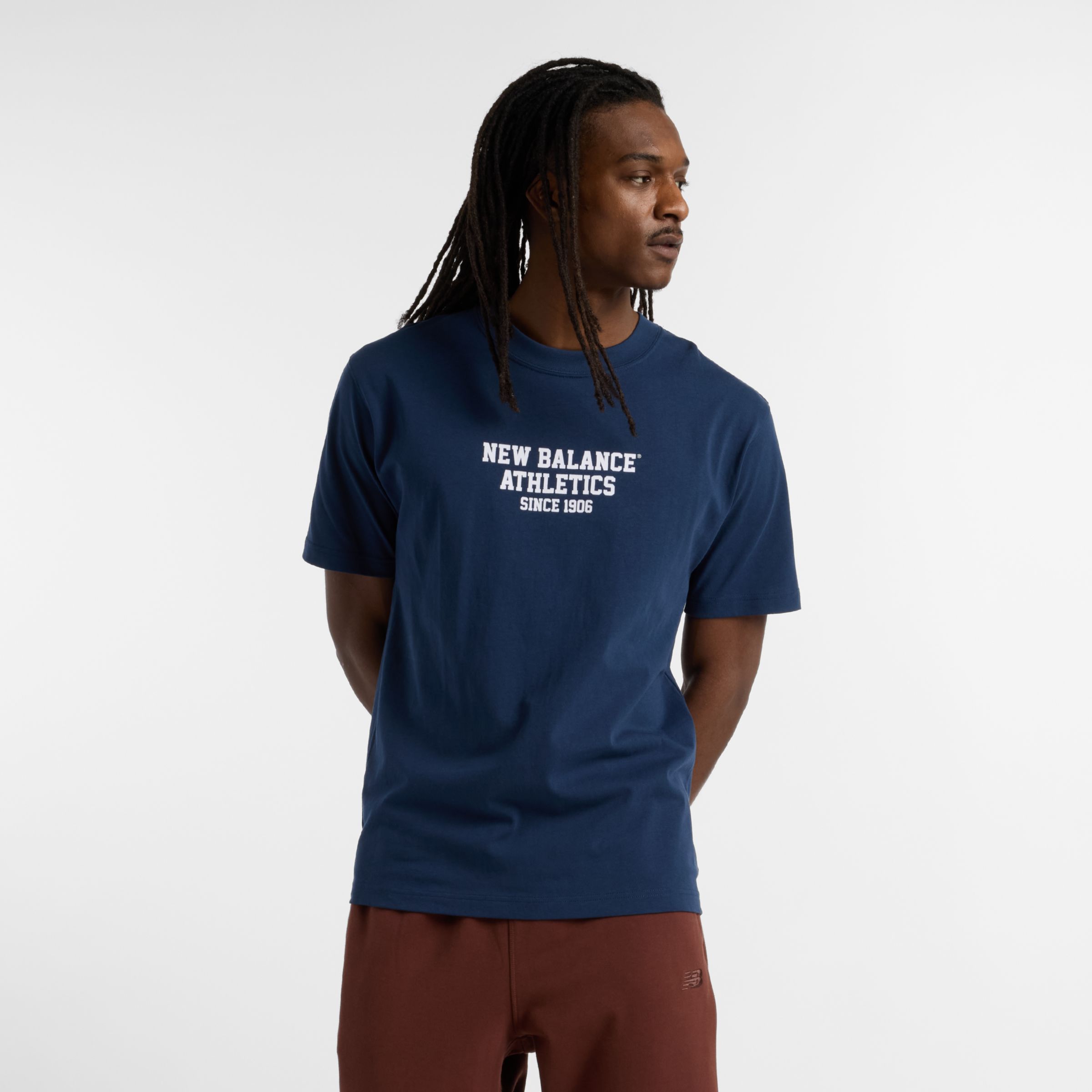 Varsity グラフィックショートスリーブTシャツ