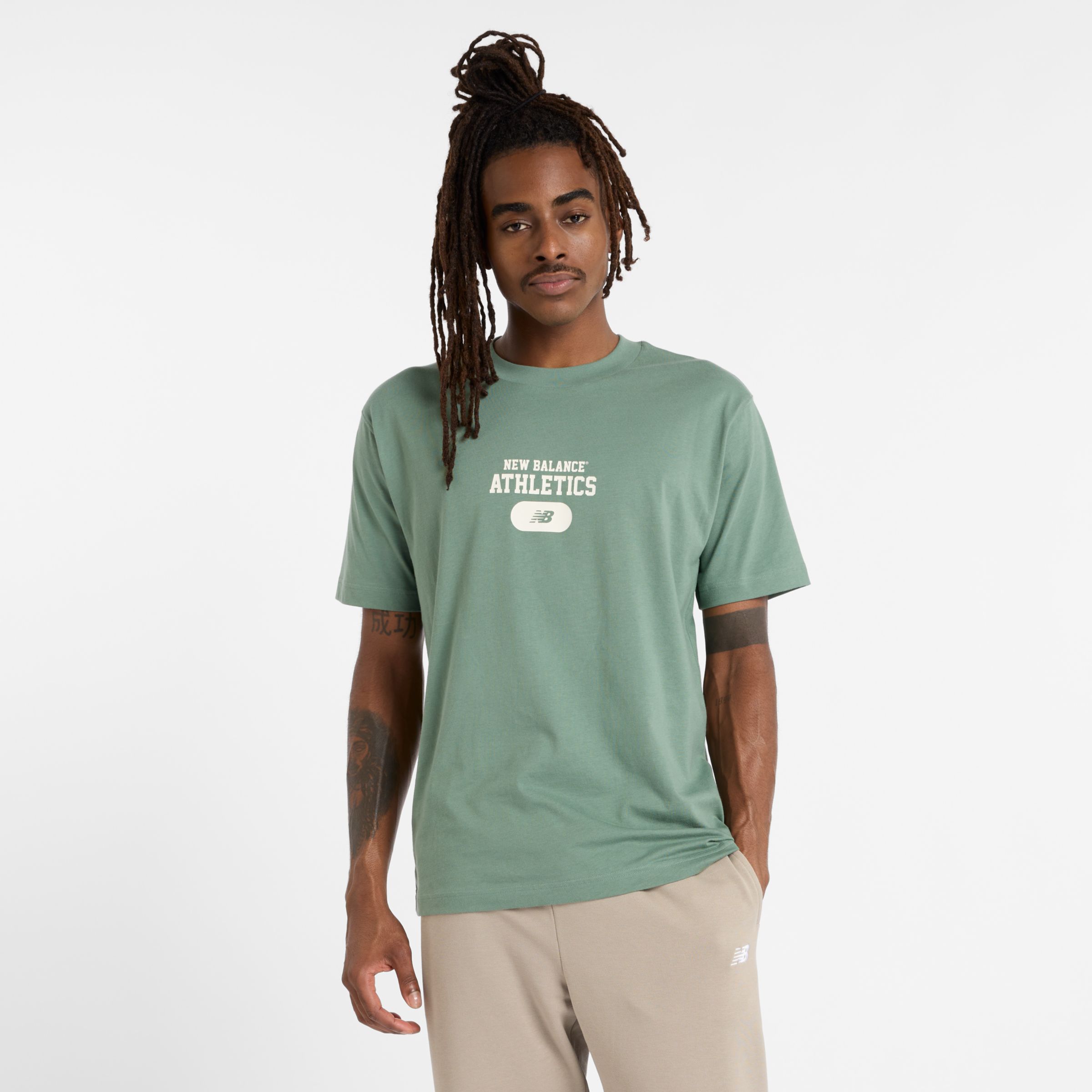 New Balance Men's Heritage Graphic T-Shirt in Green Cotton, size Medium