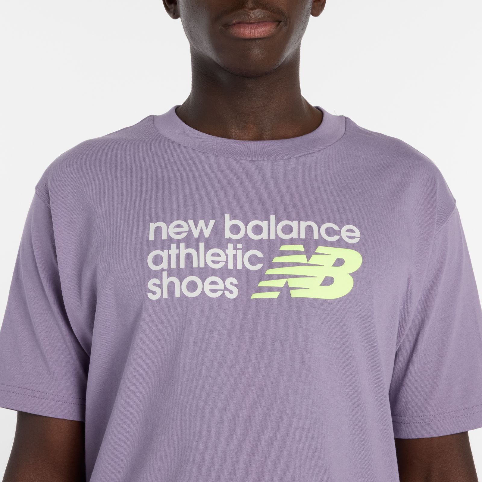 Мужские футболки New Balance Athletics Premium Relaxed Chest Logo T-Shirt — фото 3