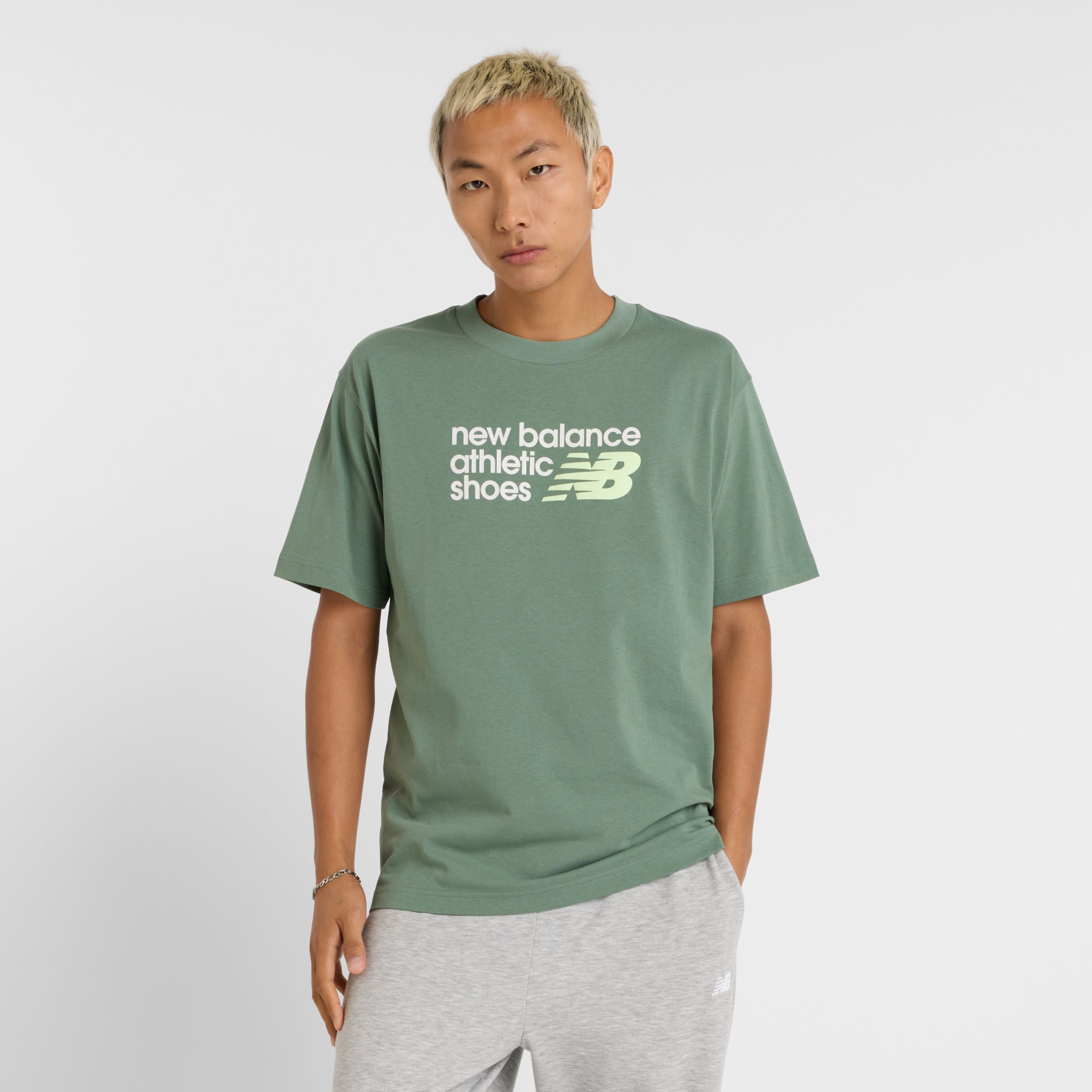 

New Balance Men's Athletics Premium Relaxed Chest Logo T-Shirt Green - Green