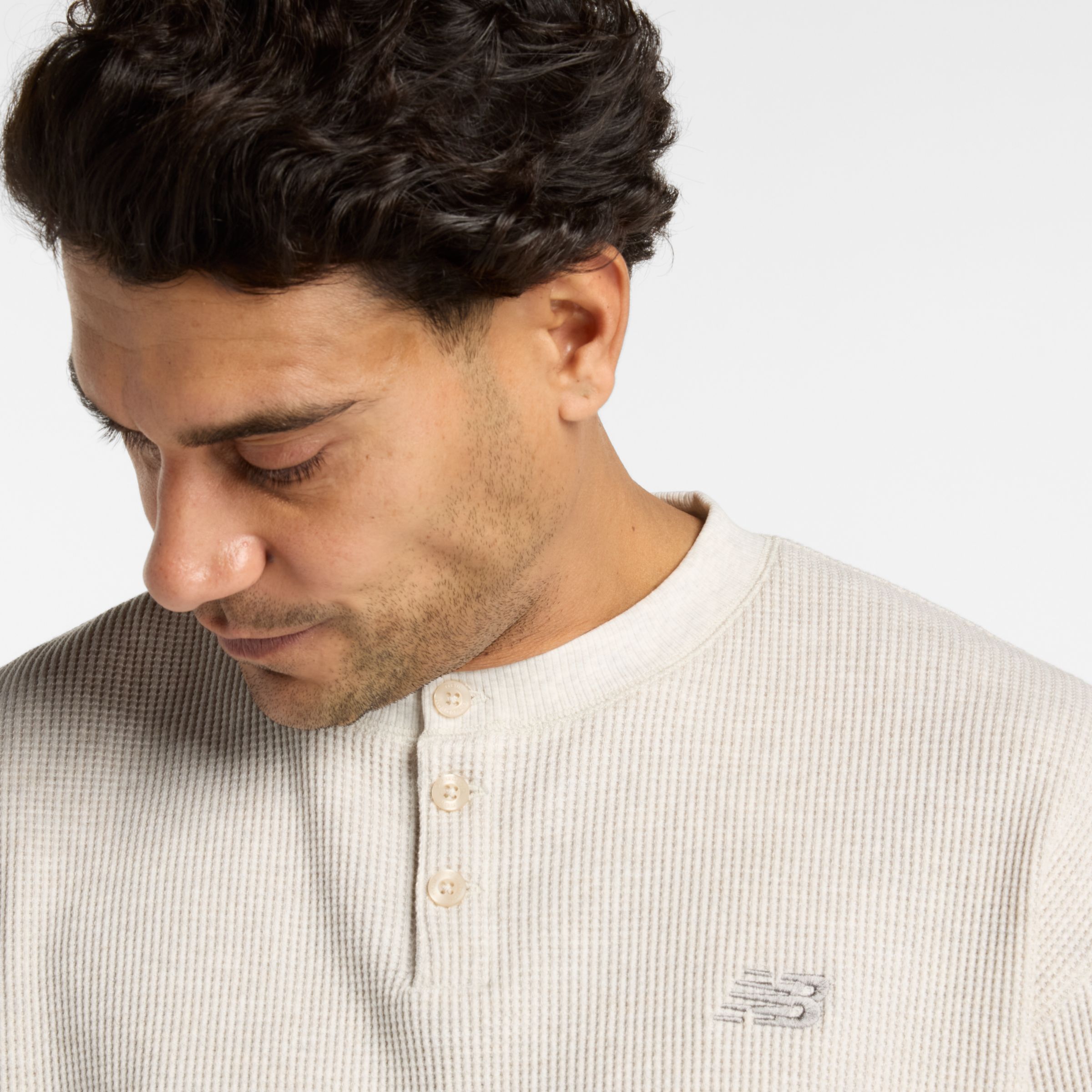 Manches longues en tricot gaufr&eacute; num&eacute;rique Henley