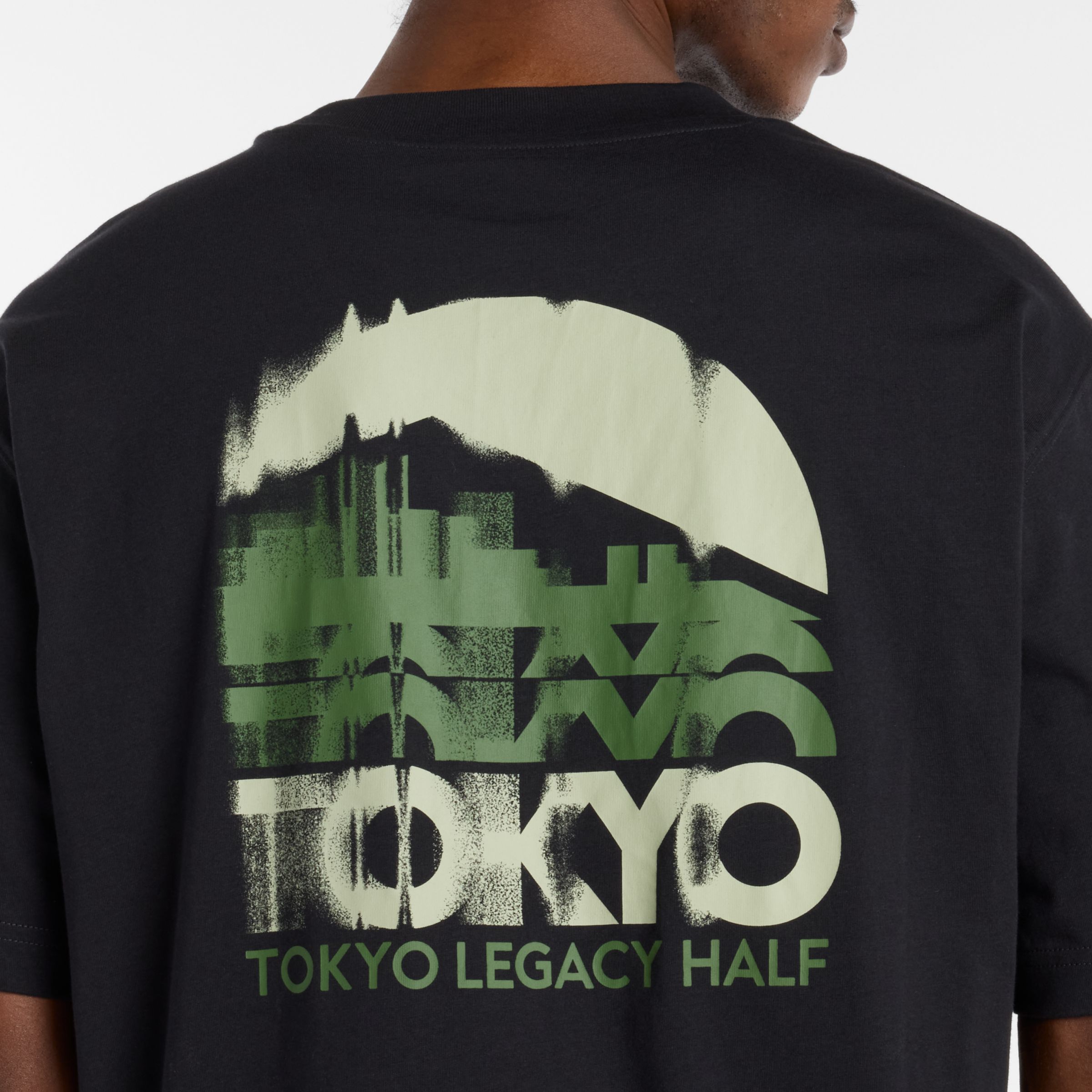 Tokyo Legacy Half グラフィック ショートスリーブTシャツ