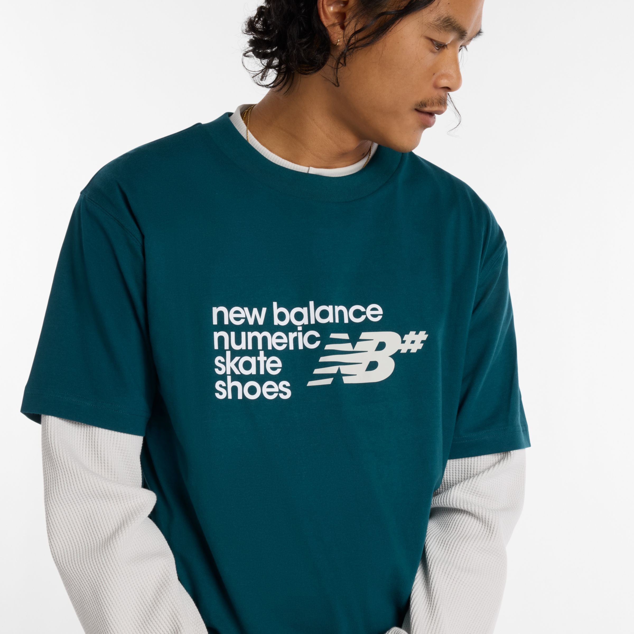 Numeric スタックド グラフィック T-Shirt