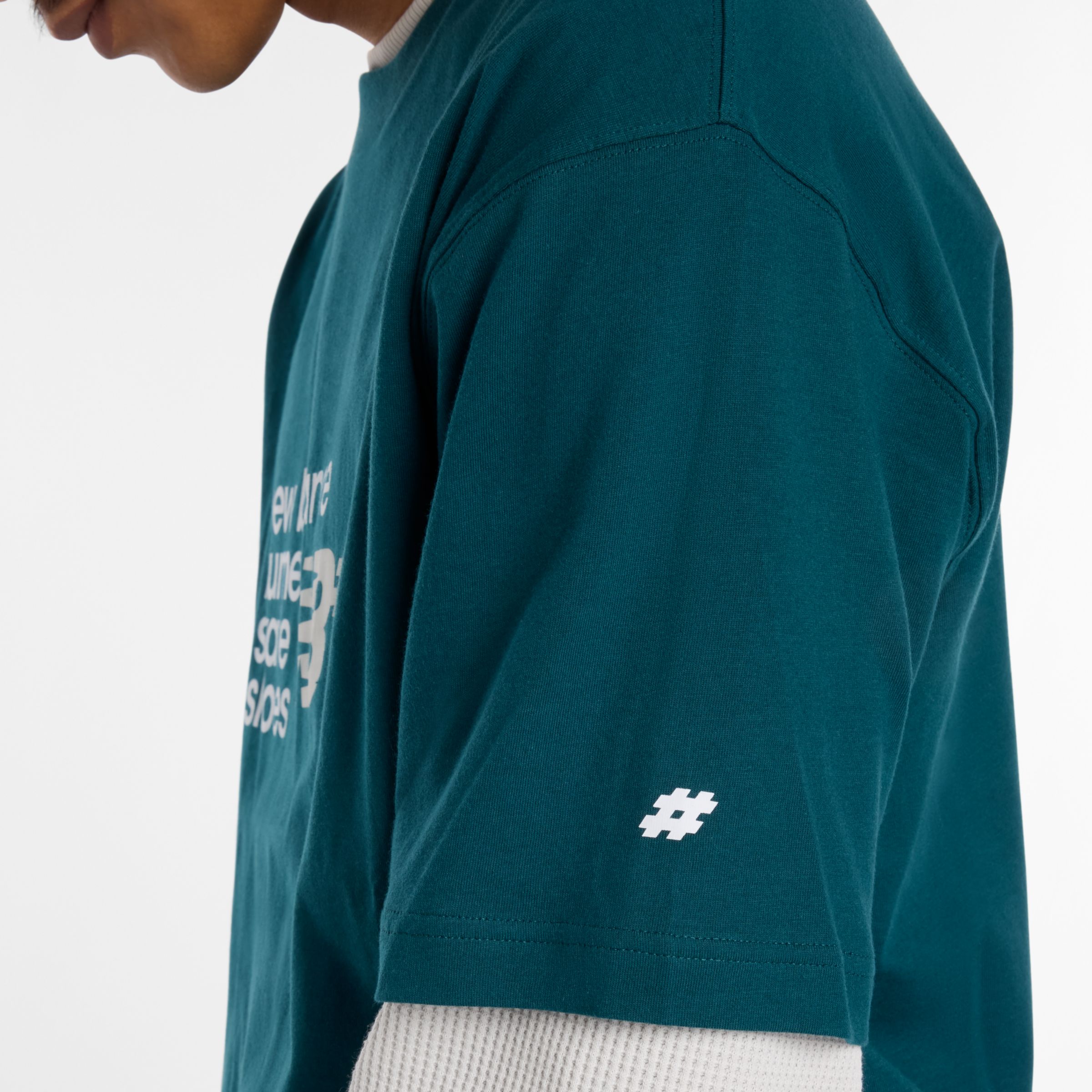 Numeric スタックド グラフィック T-Shirt