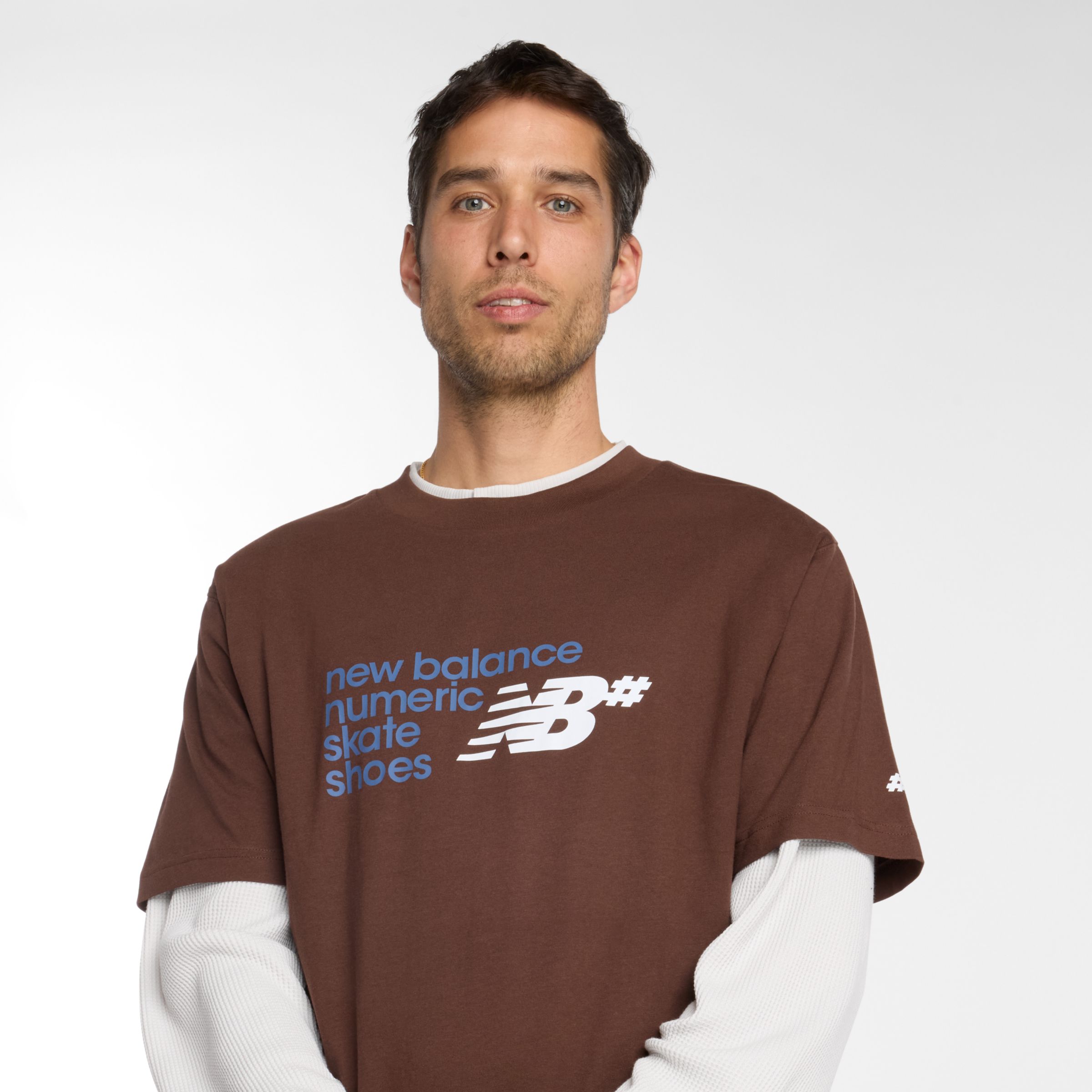 Numeric スタックド グラフィック T-Shirt