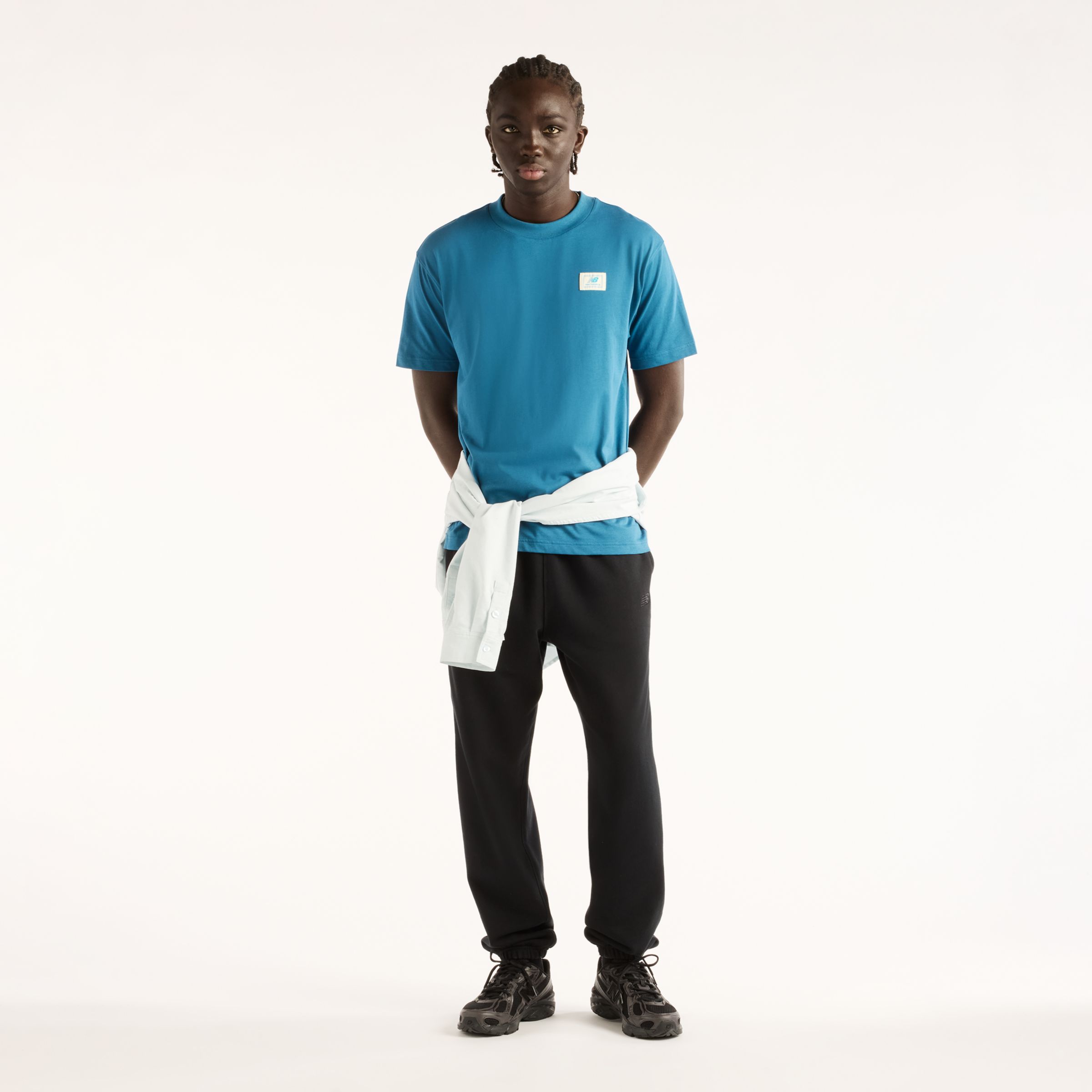 Fall is wearing size M and is 6'/183cm. Chest: 33.5"/85cm, Waist: 26.75"/68cm, Hips: 35"/89cm
