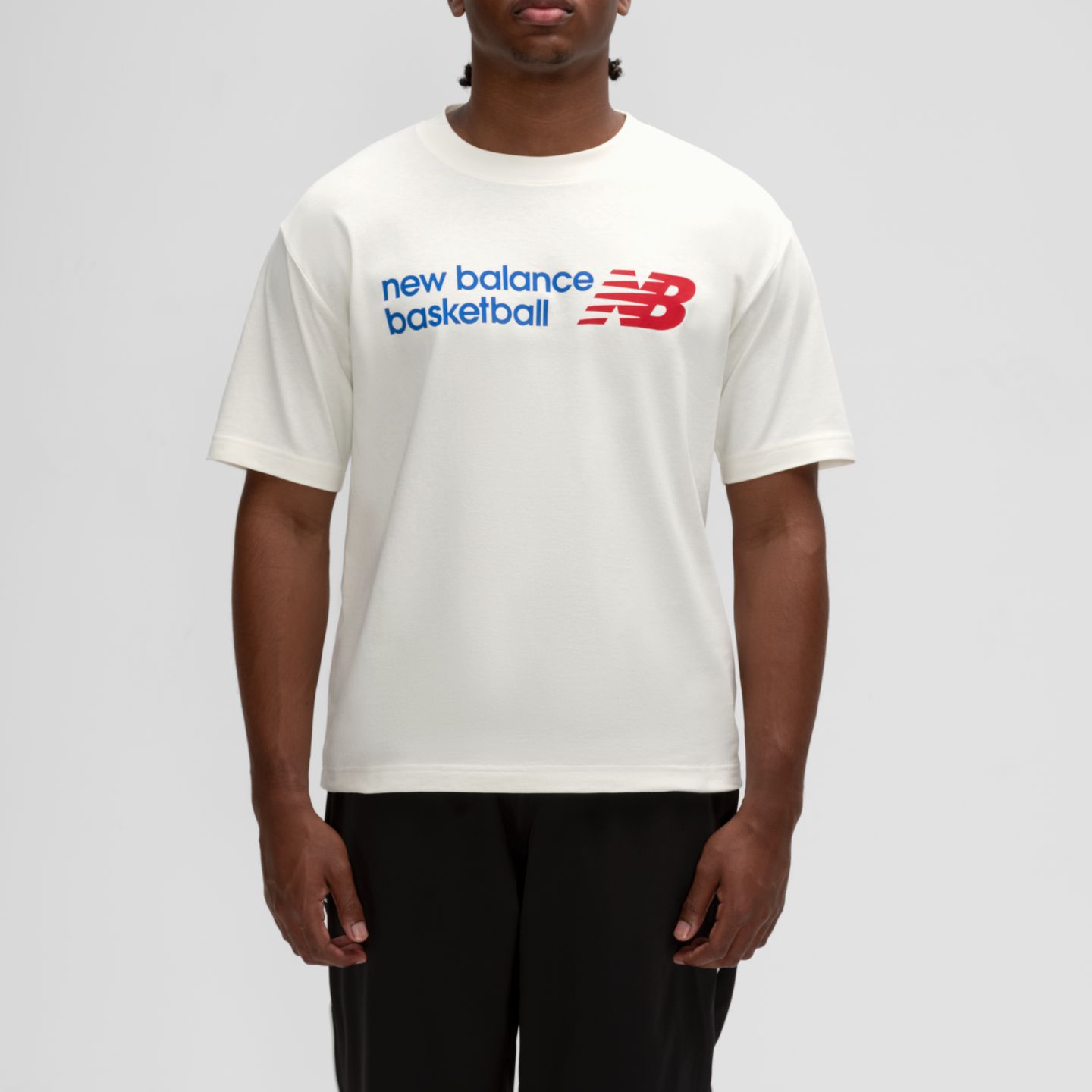 Мужская футболка New Balance Core Basketball Graphic, цвет: Морская соль — фото 2