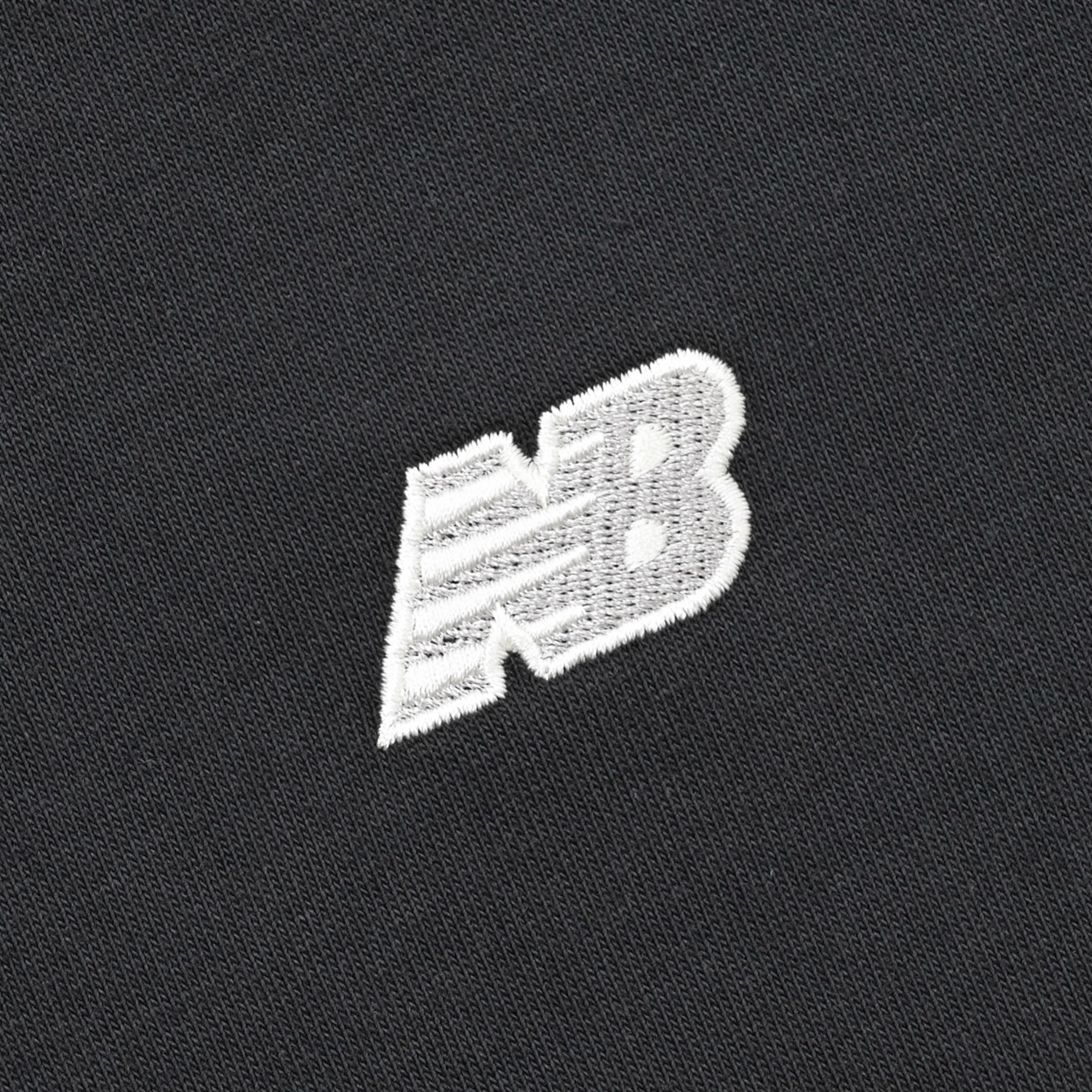 エンブロイダリードNBロングスリーブTシャツ