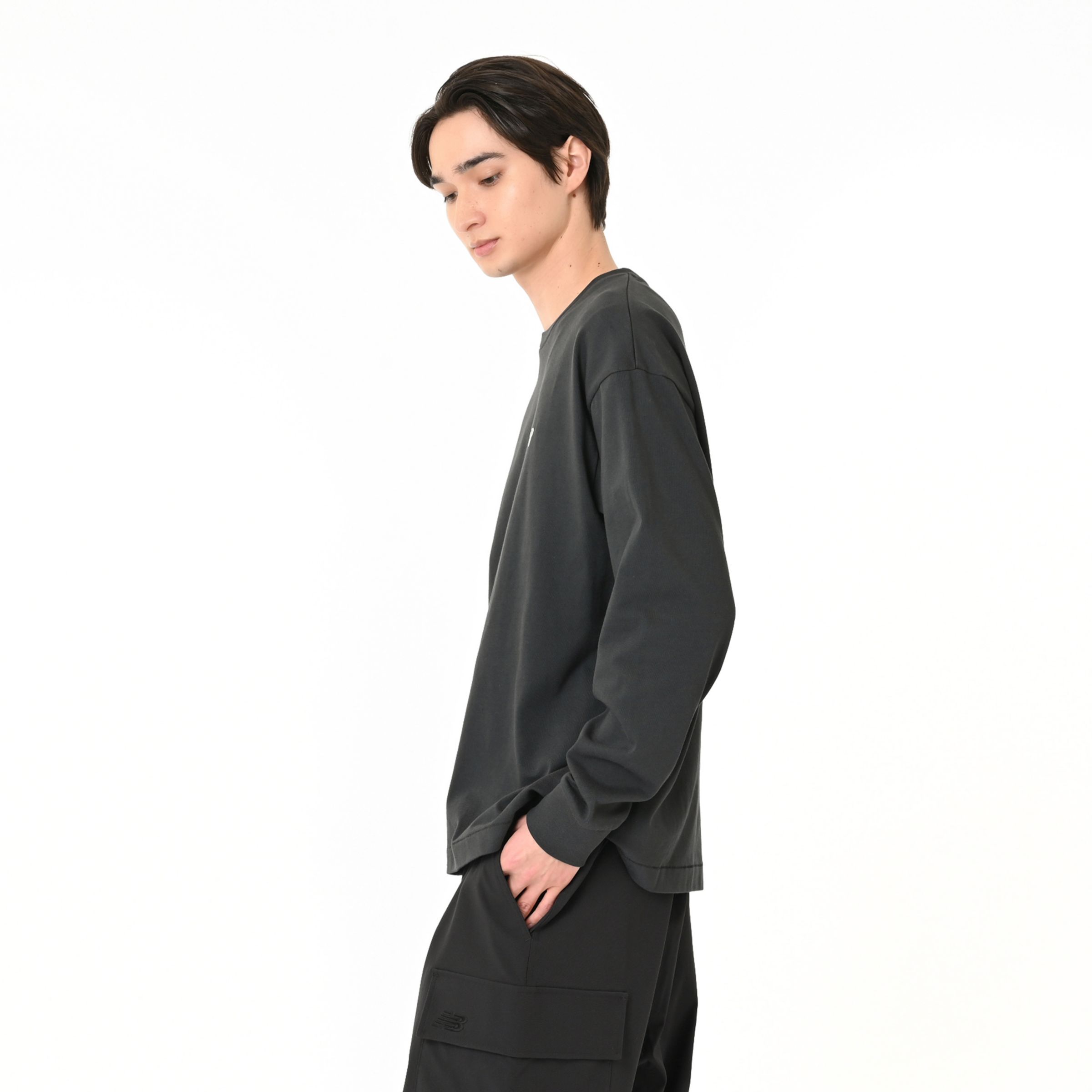 エンブロイダリードNBロングスリーブTシャツ