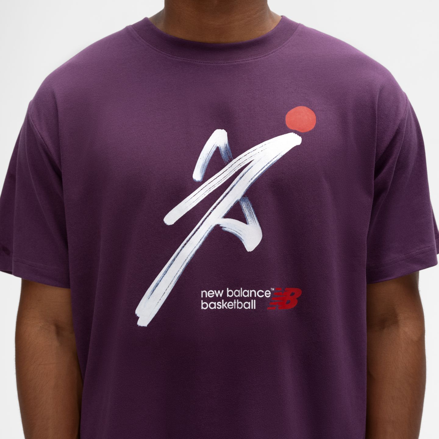 Мужская футболка New Balance Basketball Painted, цвет: Фиолетовый — фото 4