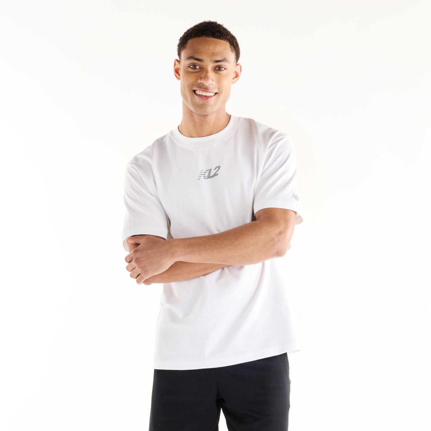 Мужская футболка New Balance Kawhi Signature Graphic, цвет: Яркий белый — фото 1