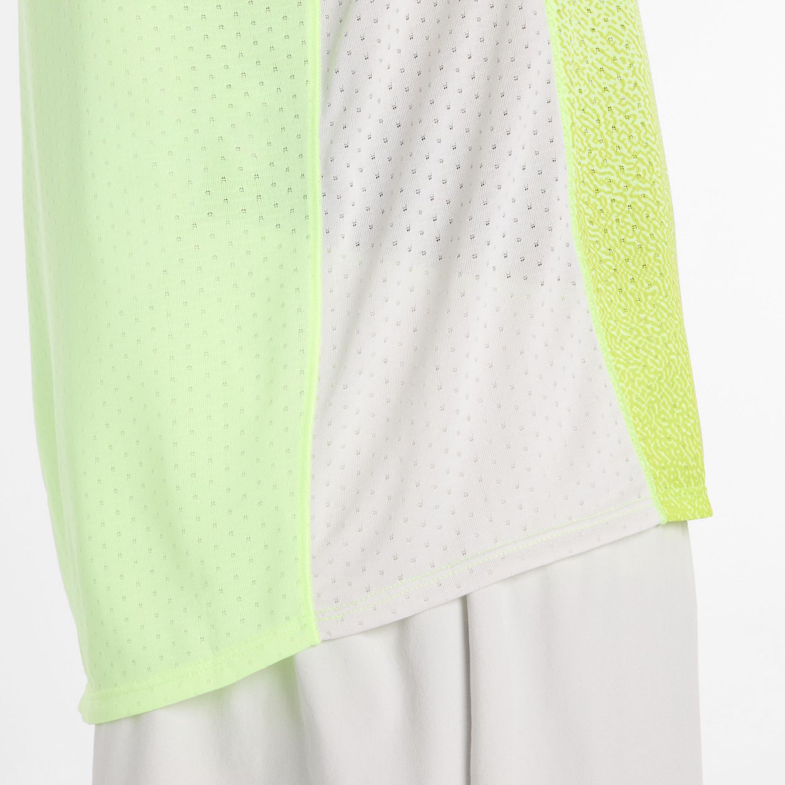 Мужские футболки New Balance Viz-Tech Run Singlet — фото 6