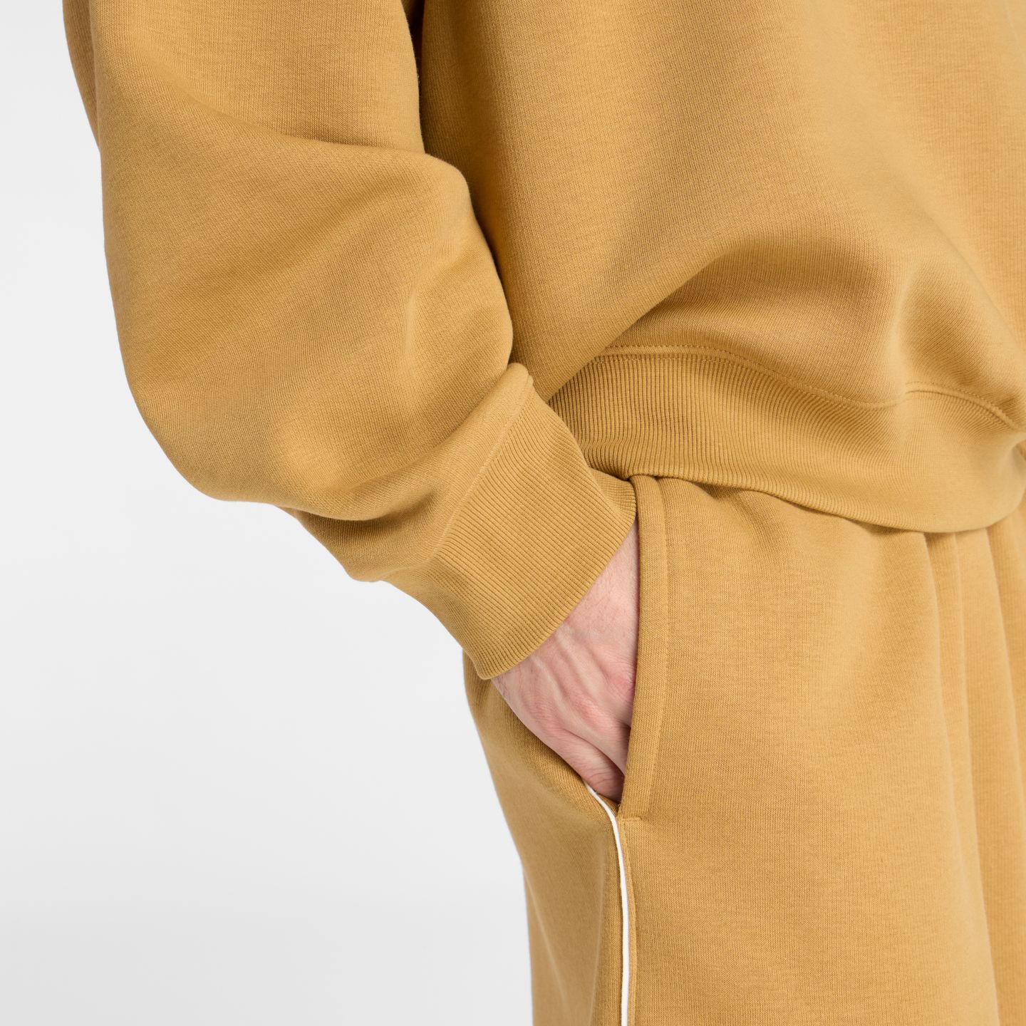 Мужские худи New Balance Trackside Fleece Crew, цвет: Stucco With Sea Salt — фото 6