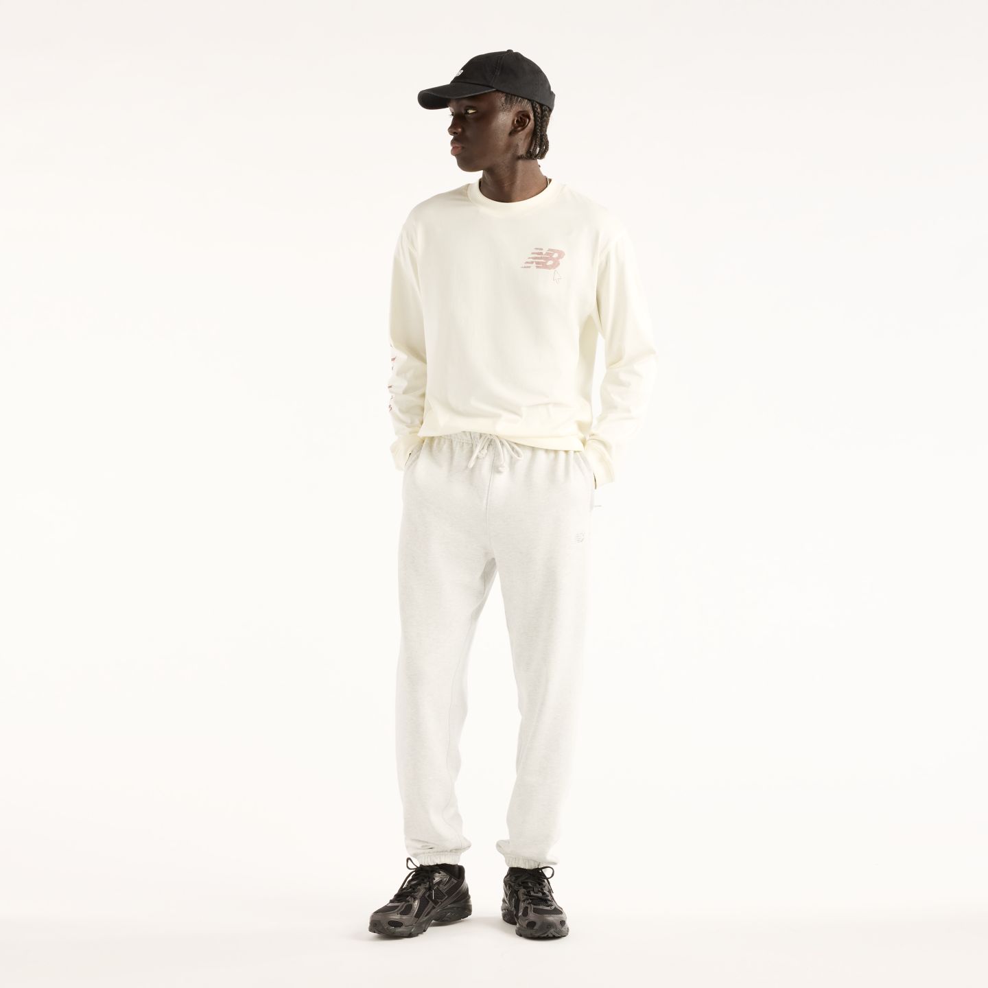 Мужская футболка New Balance Digitally Remastered Long Sleeve, цвет: Ангора — фото 2