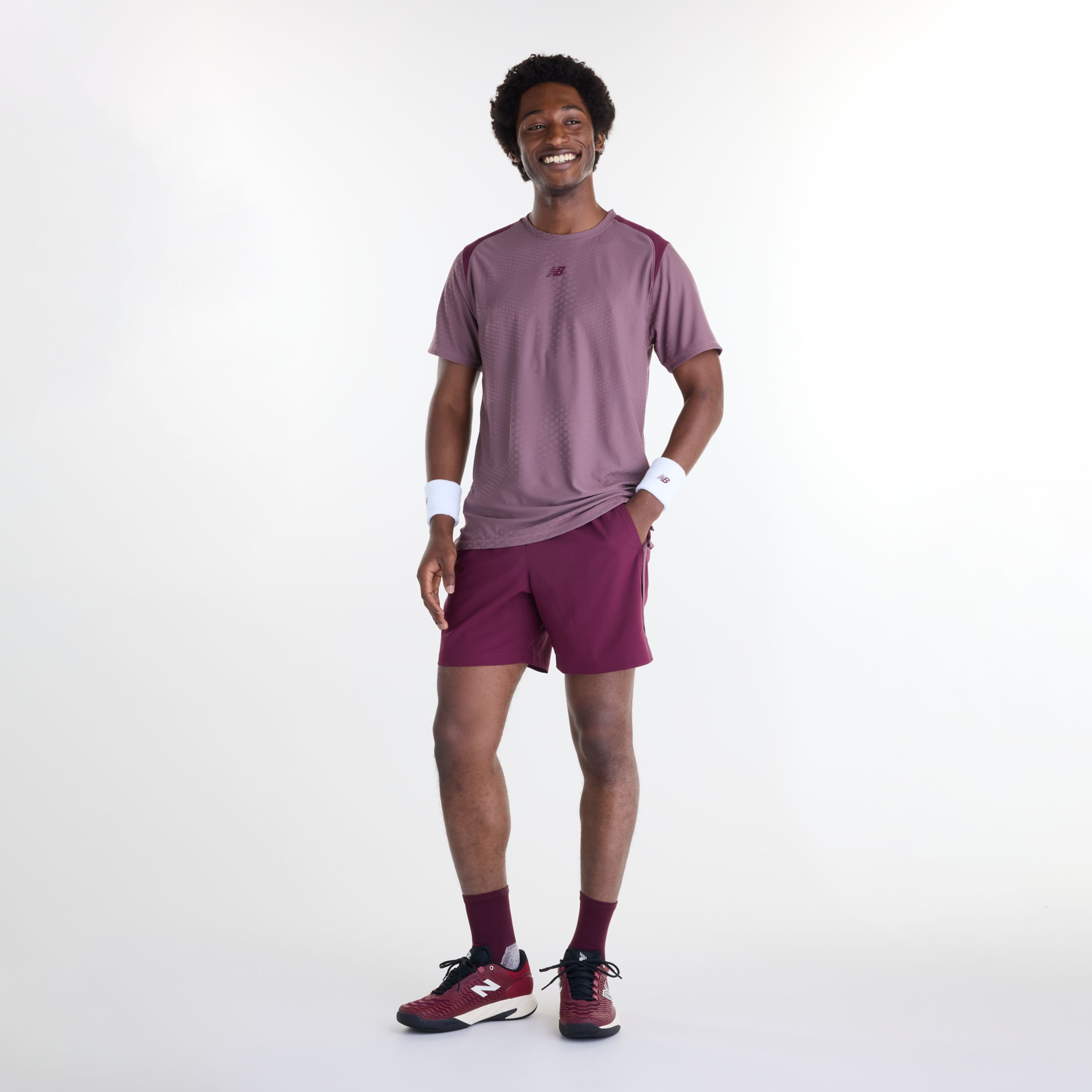 Tyliv is wearing size M and is 6'1"/186cm. Chest: 34.5"/88cm, Waist: 29"/74cm, Hips: 36.5"/93cm