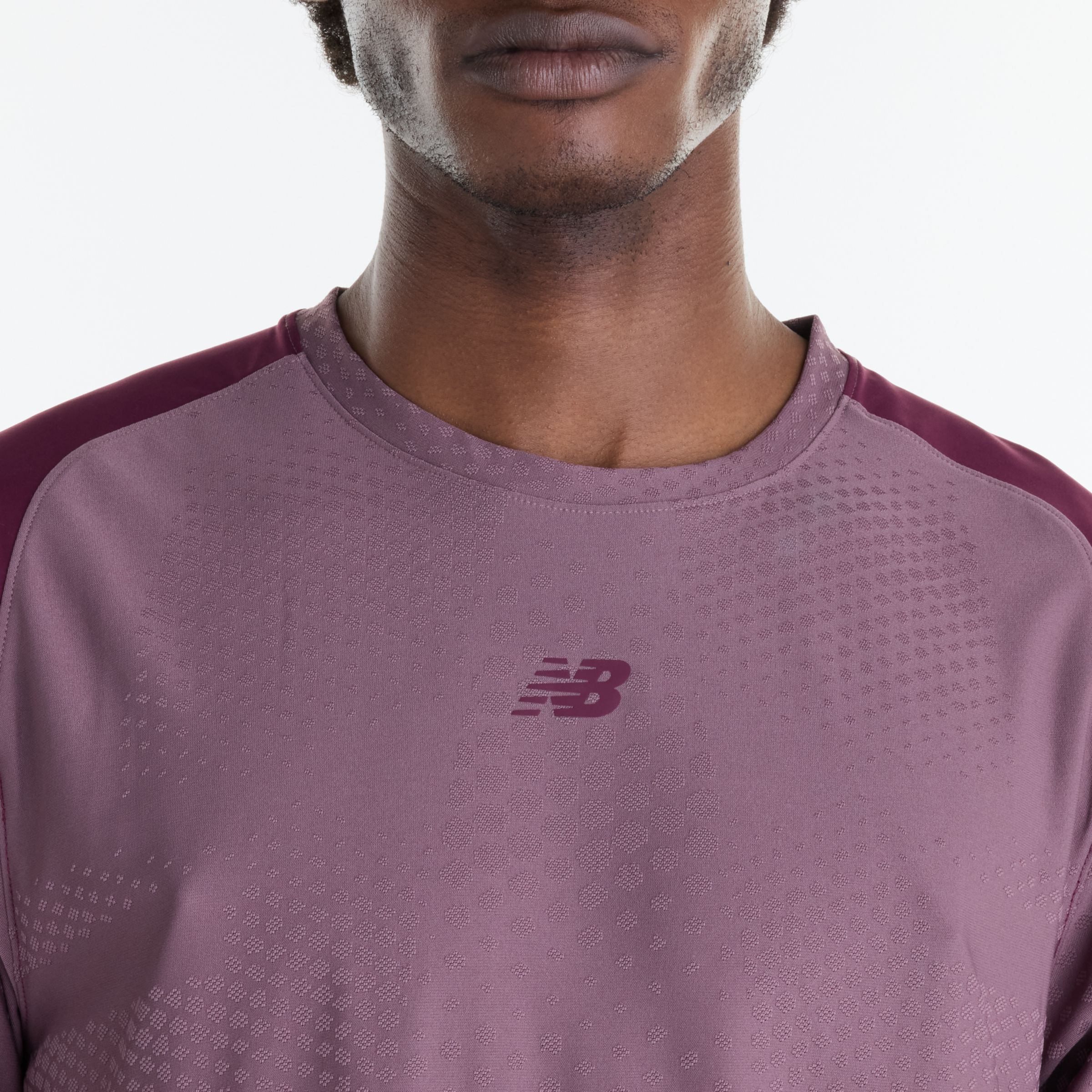 Tyliv is wearing size M and is 6'1"/186cm. Chest: 34.5"/88cm, Waist: 29"/74cm, Hips: 36.5"/93cm