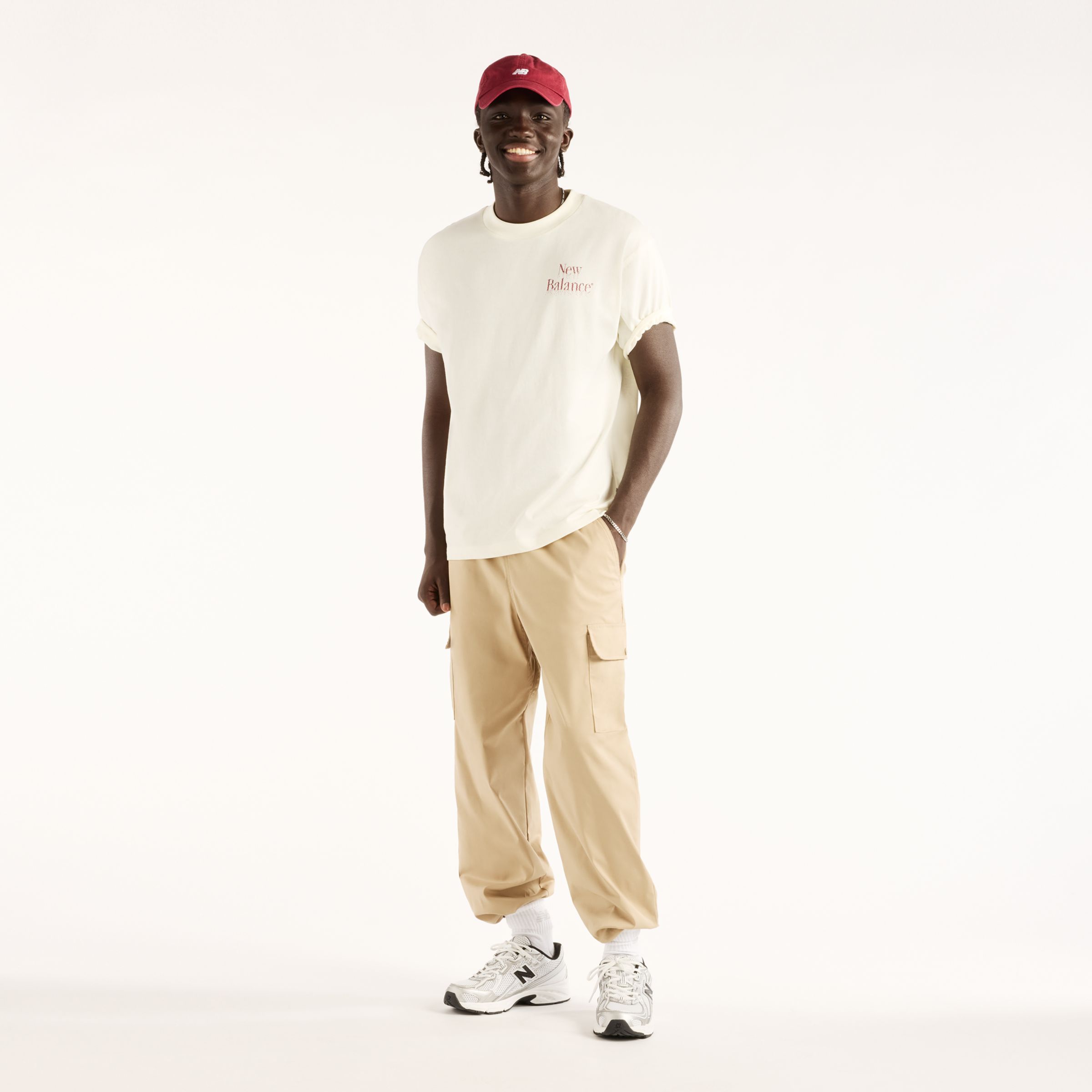 Fall is wearing size M and is 6'/183cm. Chest: 33.5"/85cm, Waist: 26.75"/68cm, Hips: 35"/89cm