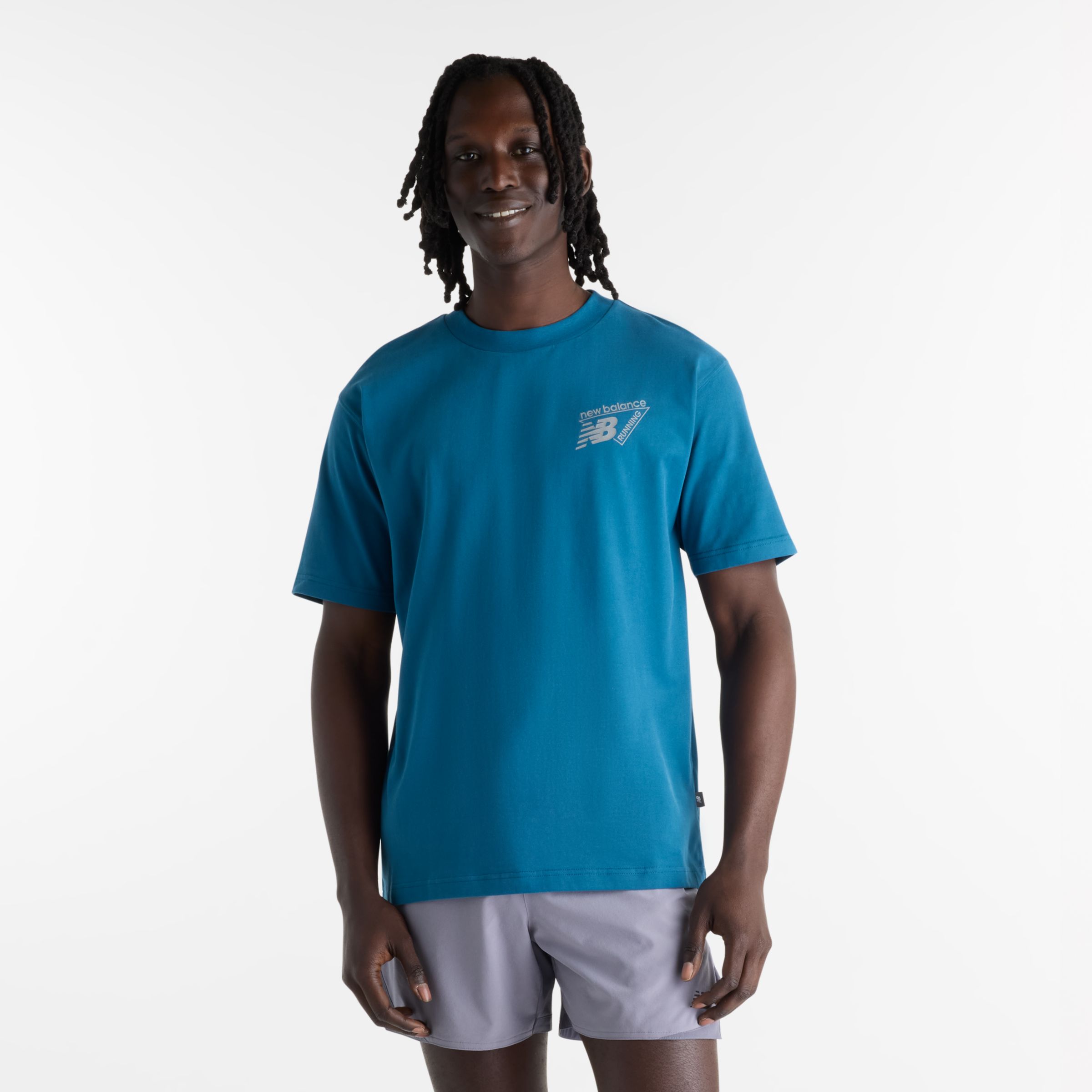 Hella is wearing size M and is 6'2"/188cm. Chest: 37"/94cm, Waist: 30"/76cm