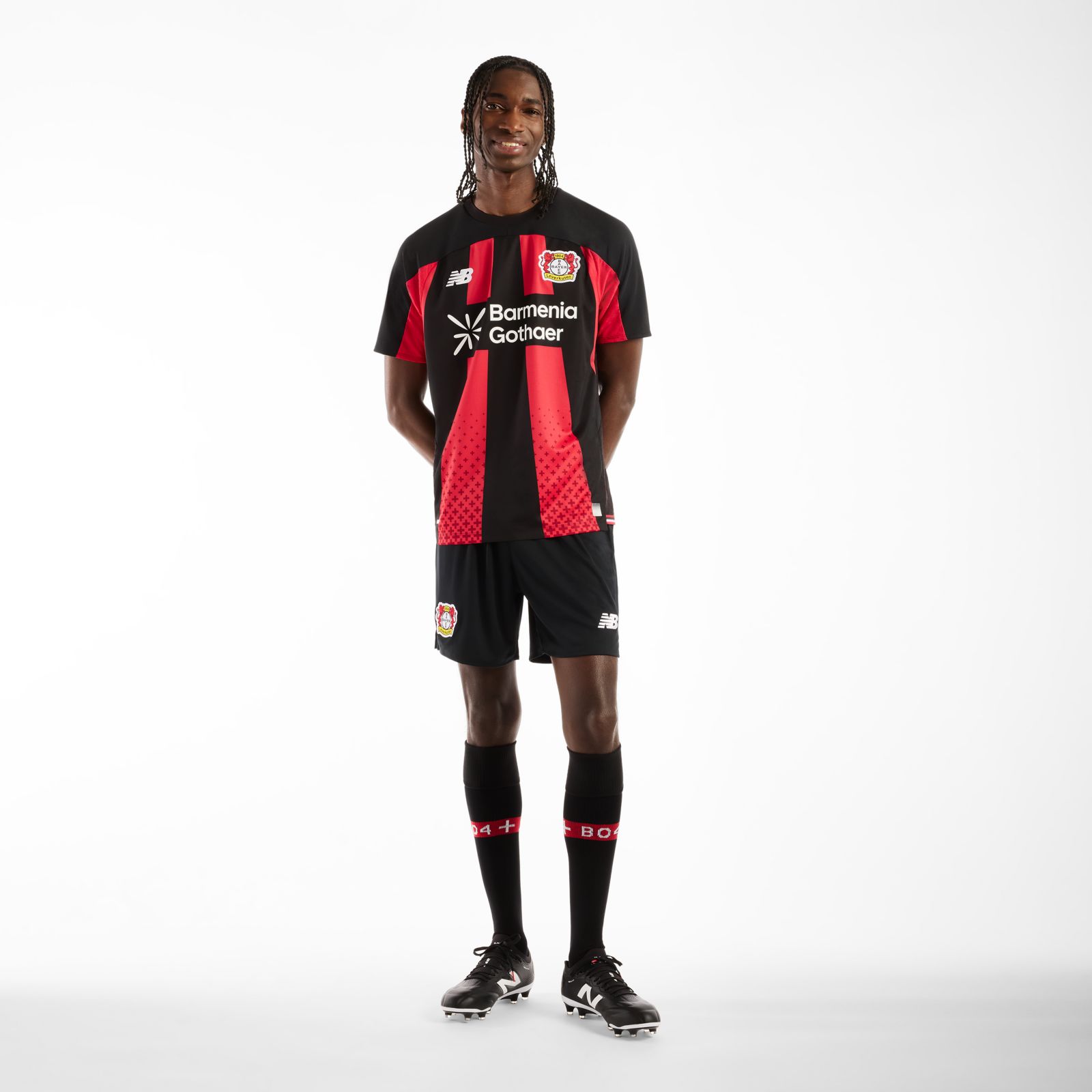 Мужские брюки New Balance Bayer 04 26/27 Home Short Sleeve Jersey — фото 2