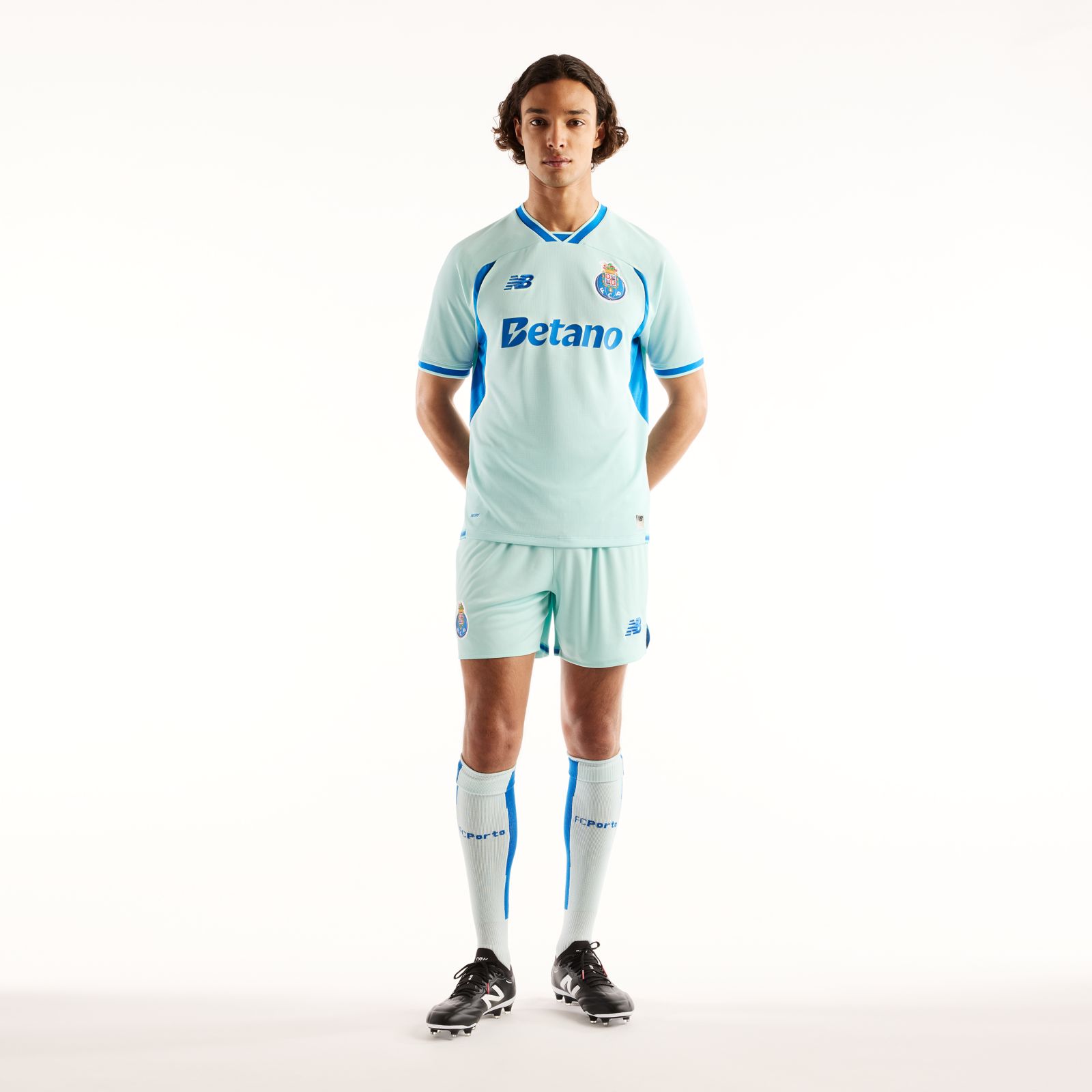 Мужские брюки New Balance FC Porto 26/27 Third Short Sleeve Jersey — фото 2
