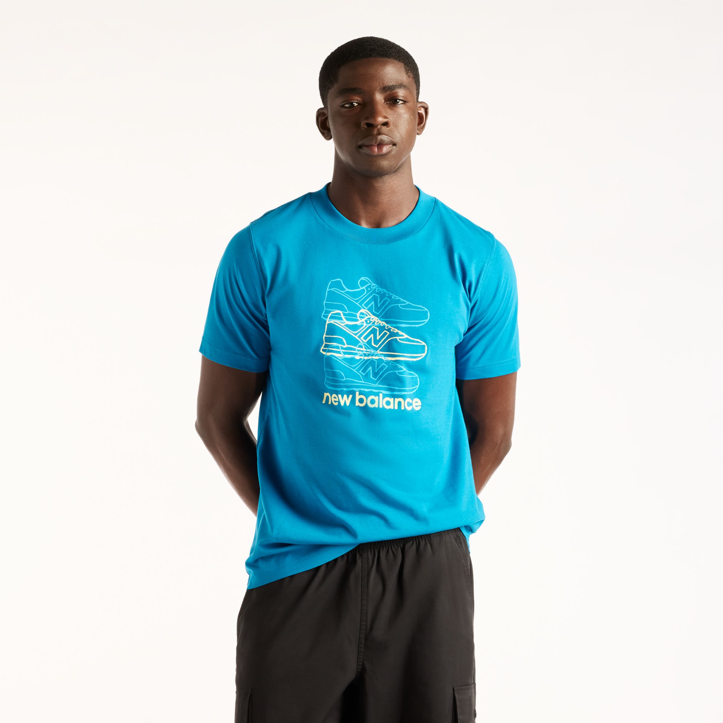 Nelson is wearing size M and is 5'4.5/164cm. Chest: 34.75"/88cm, Waist: 29"/74cm, Hips: 35.5"/90cm