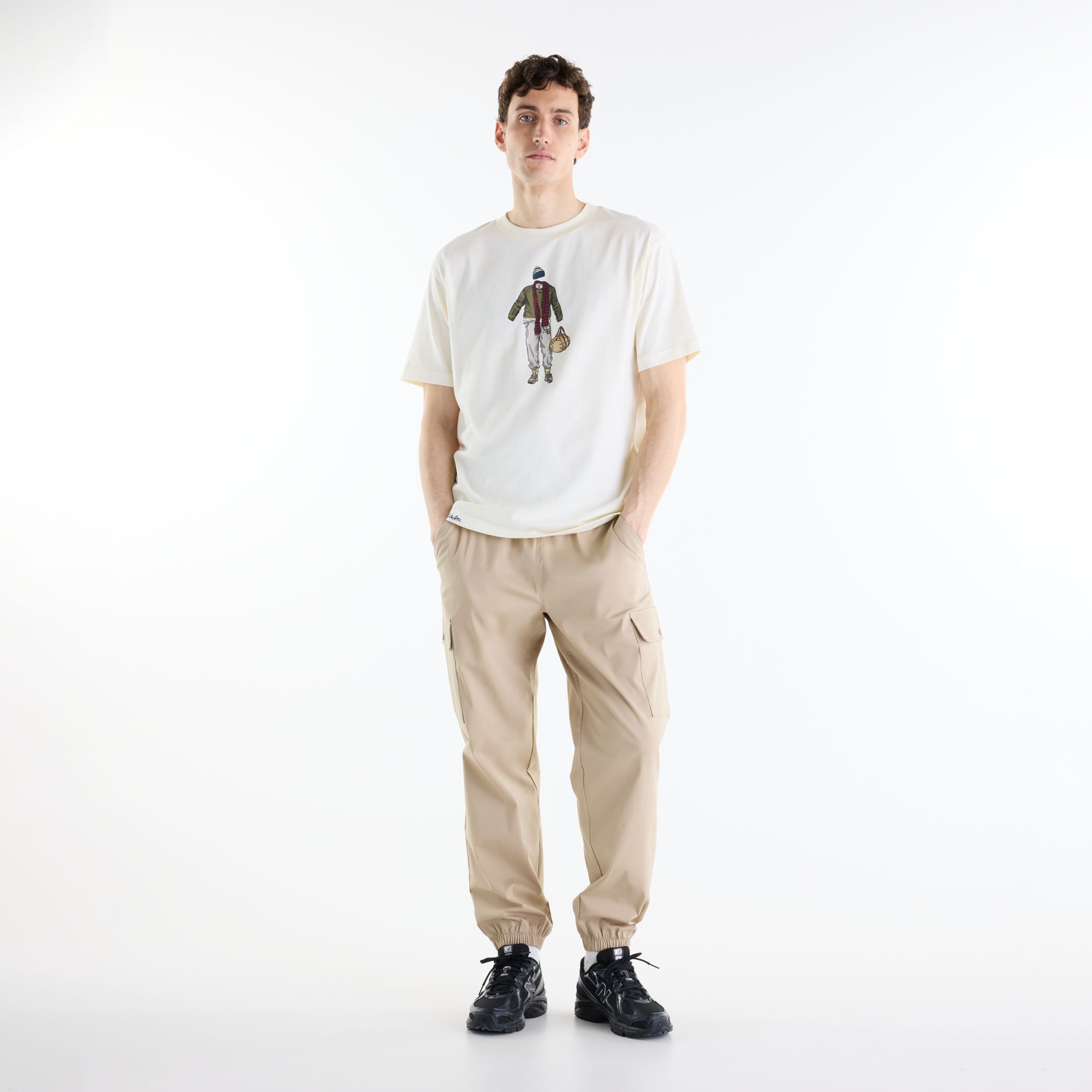 Ante talla M. Altura: 6'2"/187.96cm. Pecho : 37.5"/95.25cm, Cintura : 31"/78.74cm, Cadera : 40.5"/102.87cm